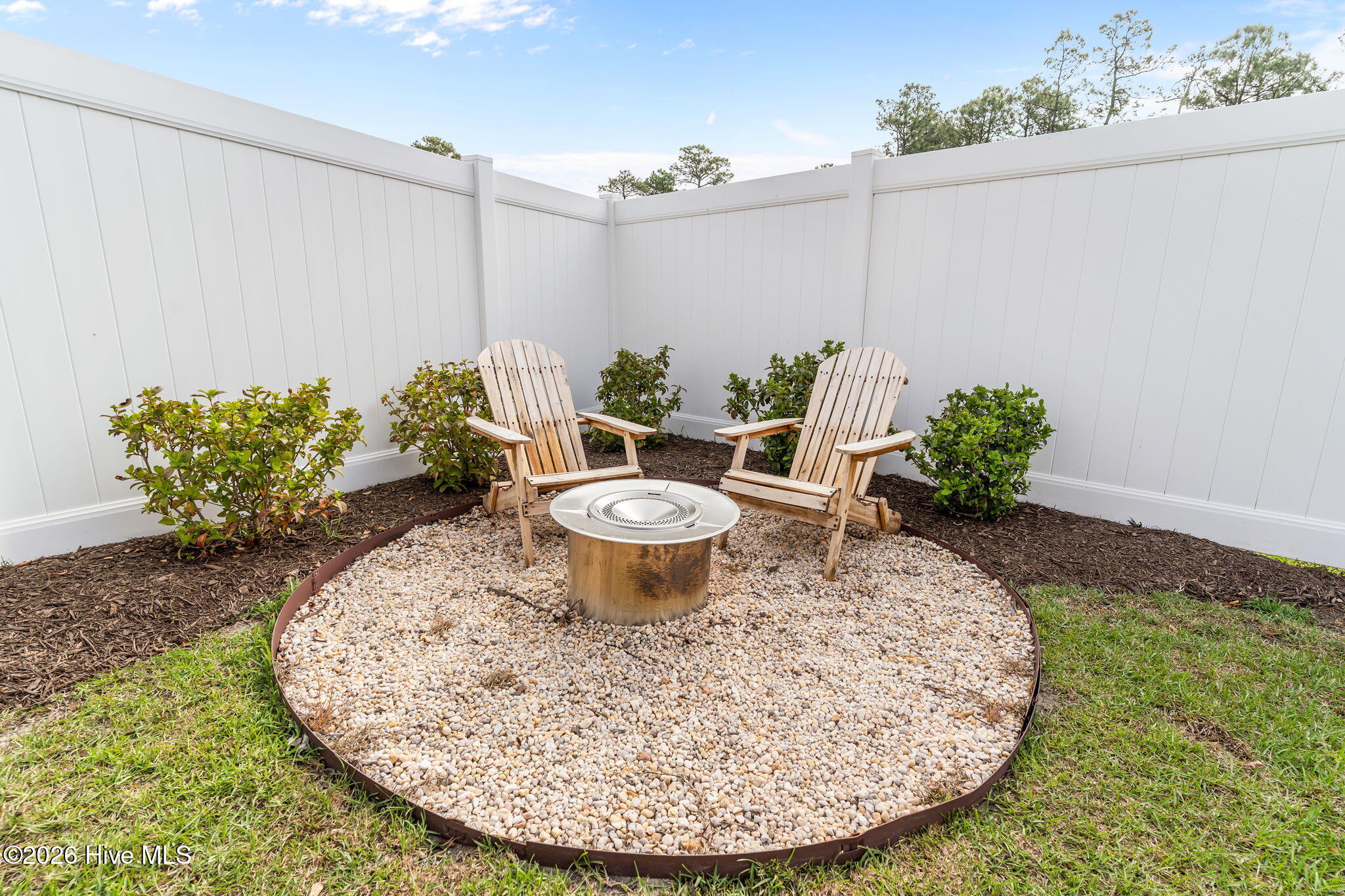 100563227 | Photo 34