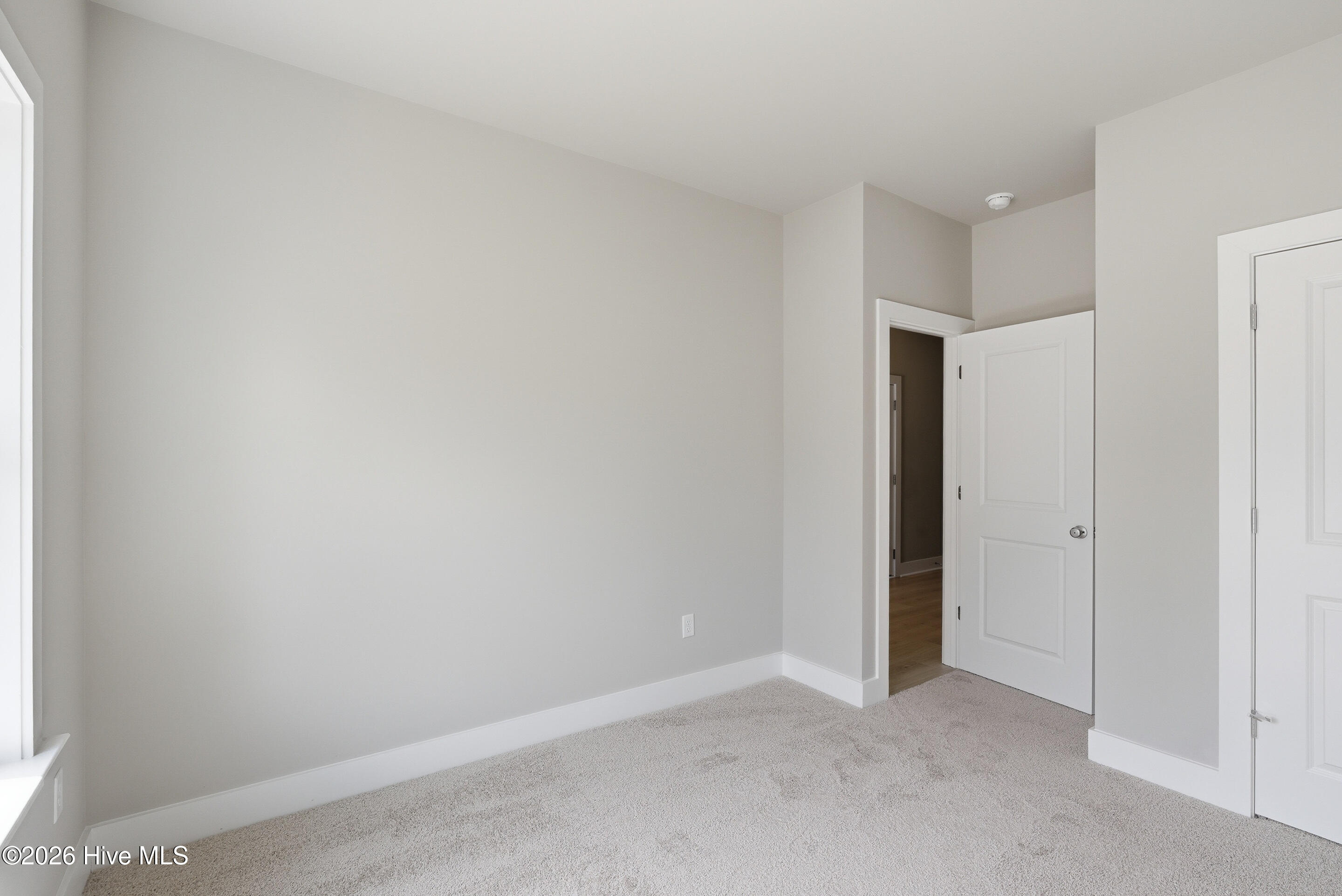 100547576 | Photo 19