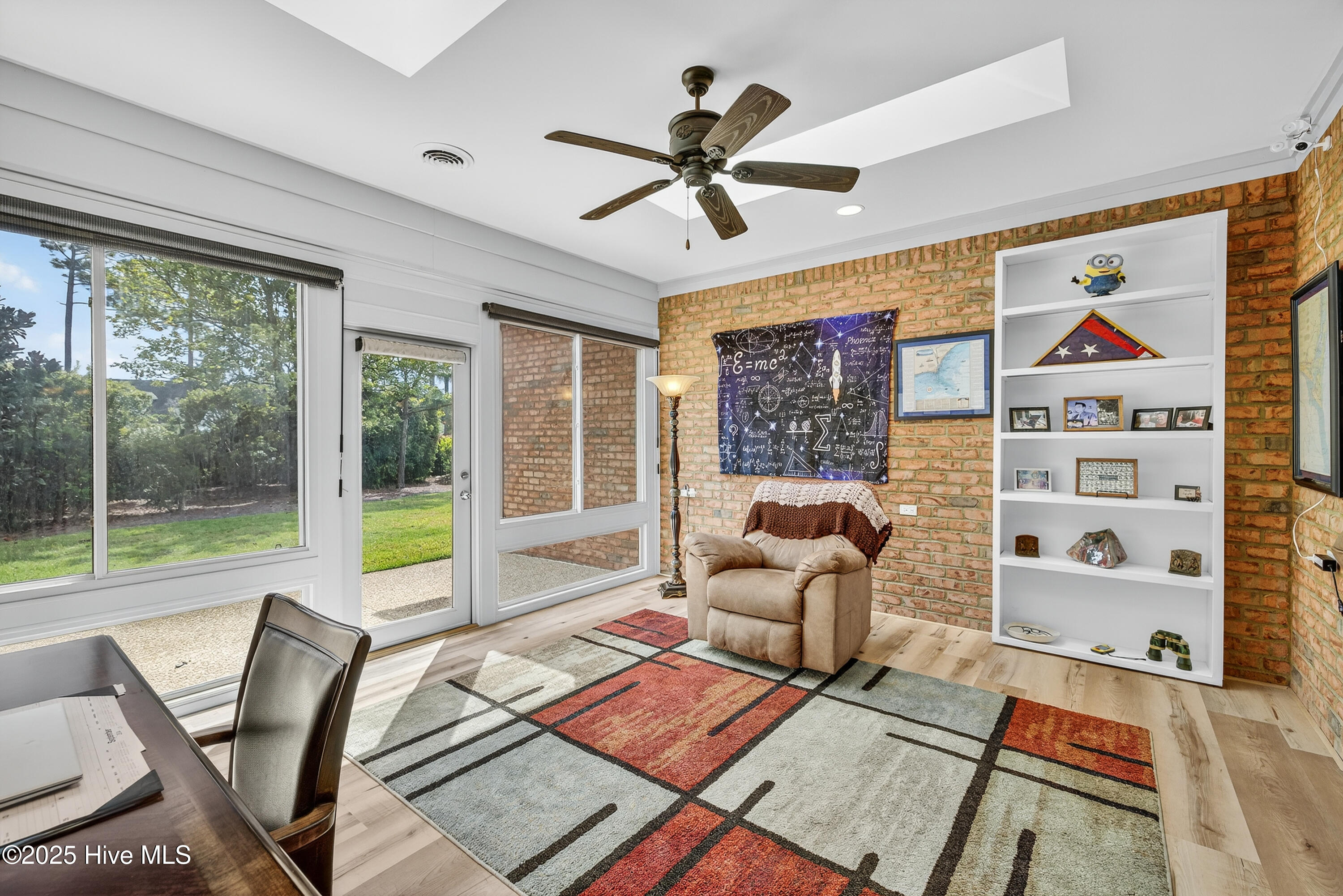 100535228 | Photo 10