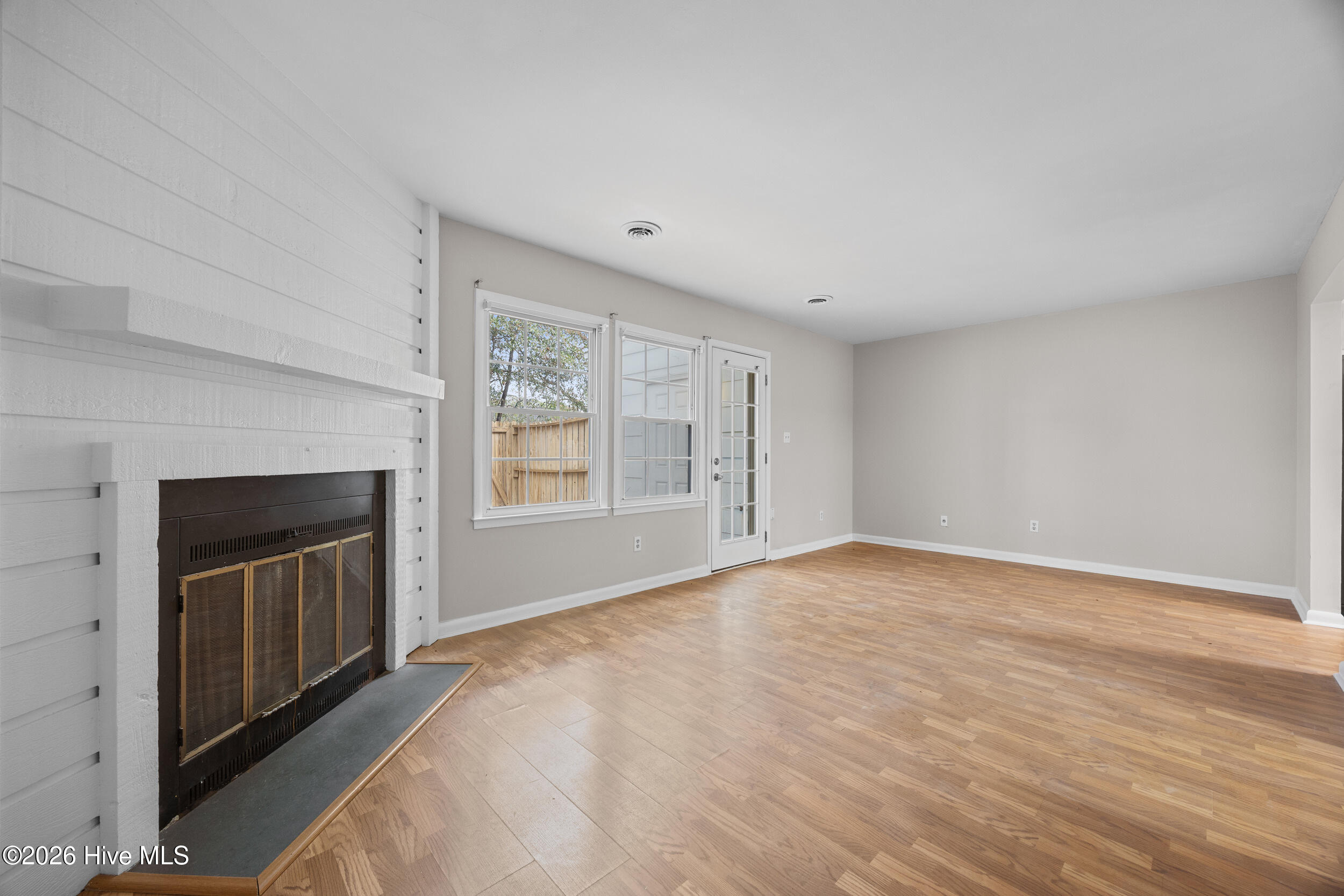 100551778 | Photo 10