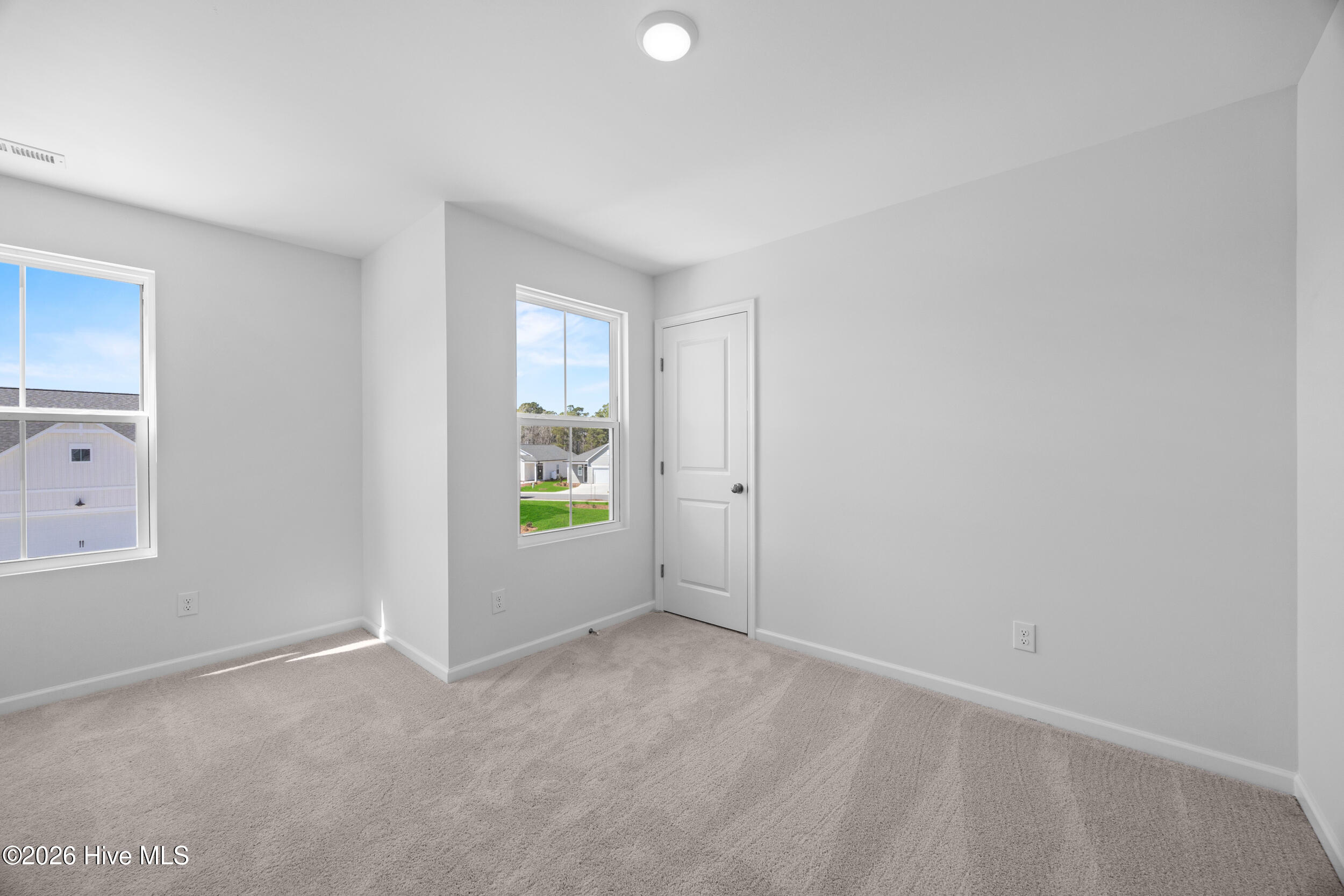 100547269 | Photo 42