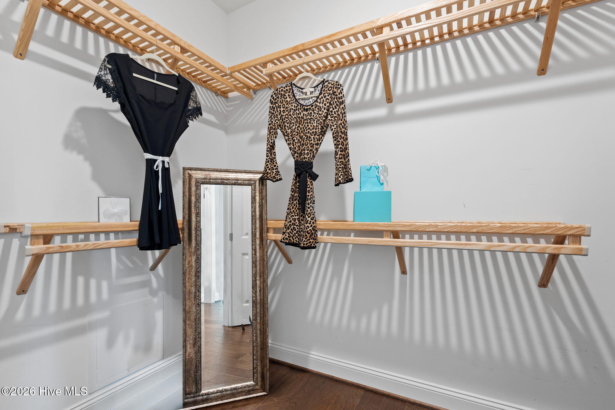 100566605 | Photo 31