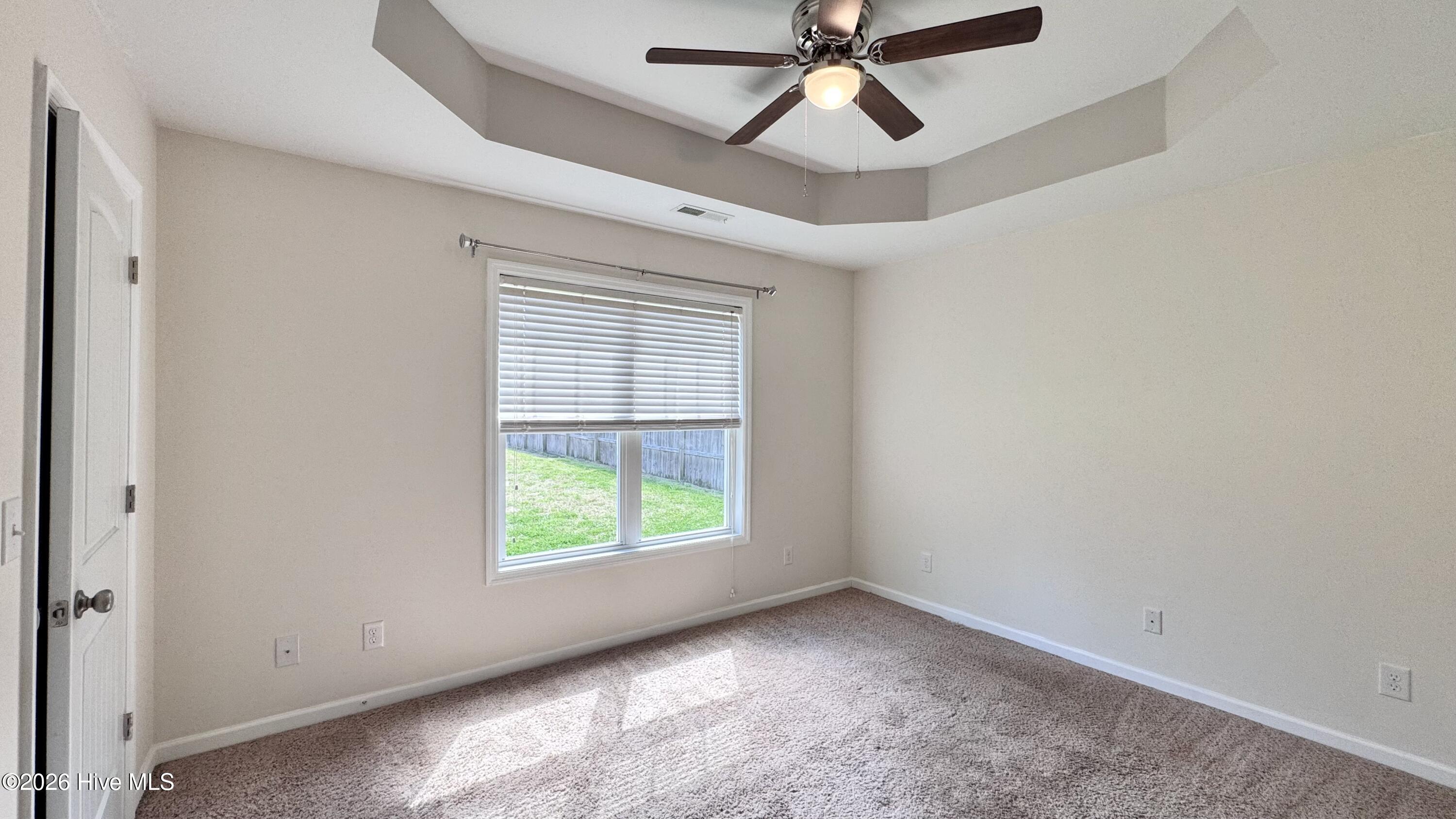 100561973 | Photo 16