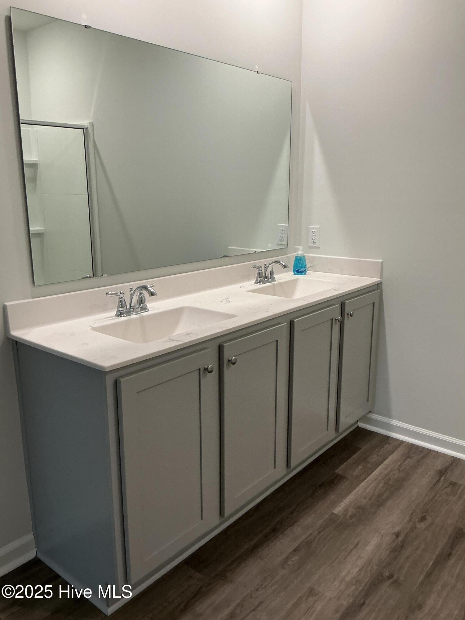 100524327 | Photo 19