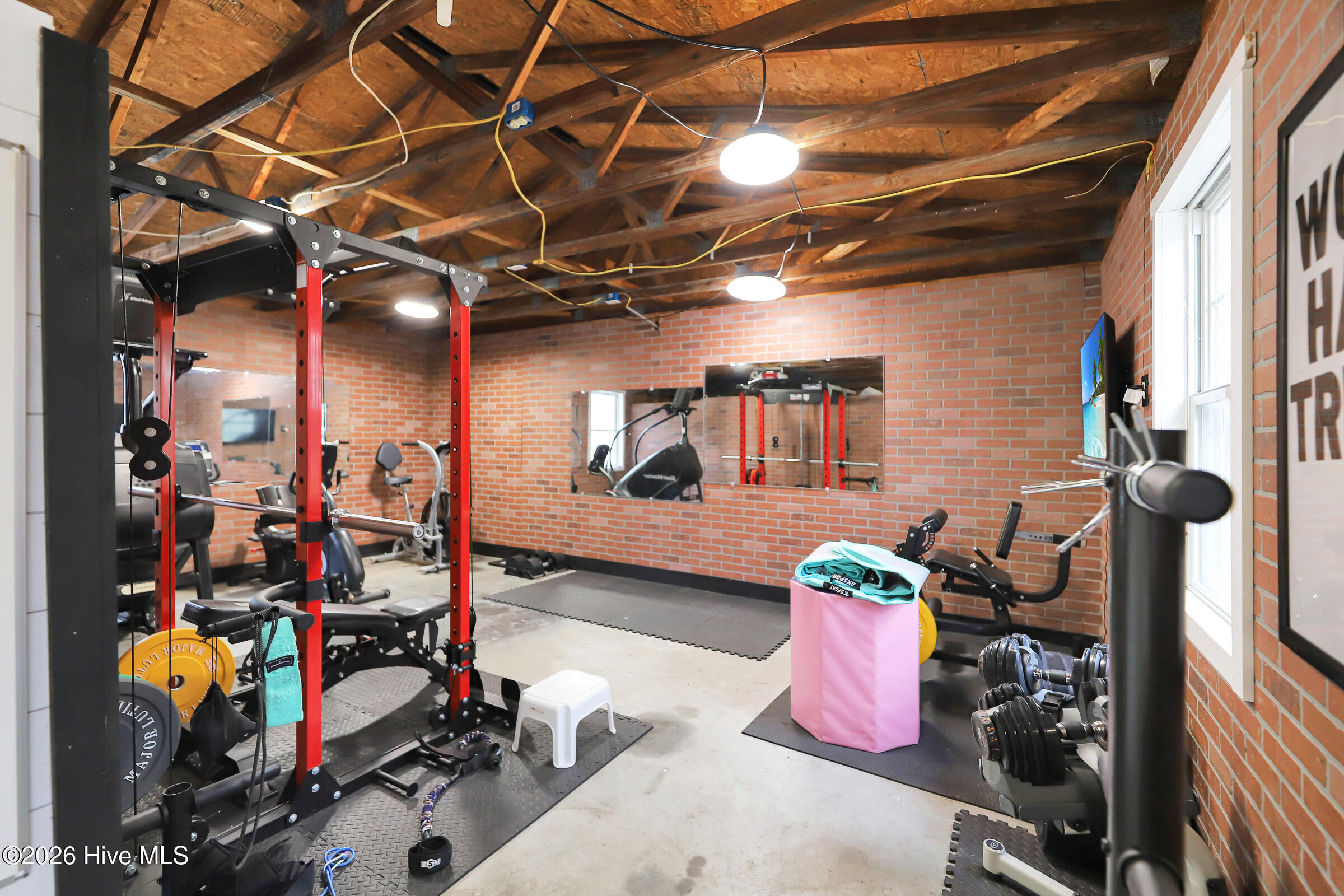 100560111 | Photo 44