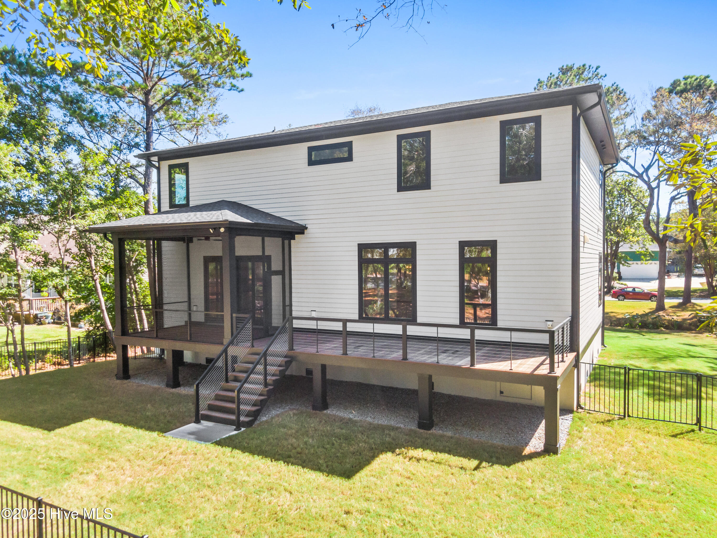 100535066 | Photo 55