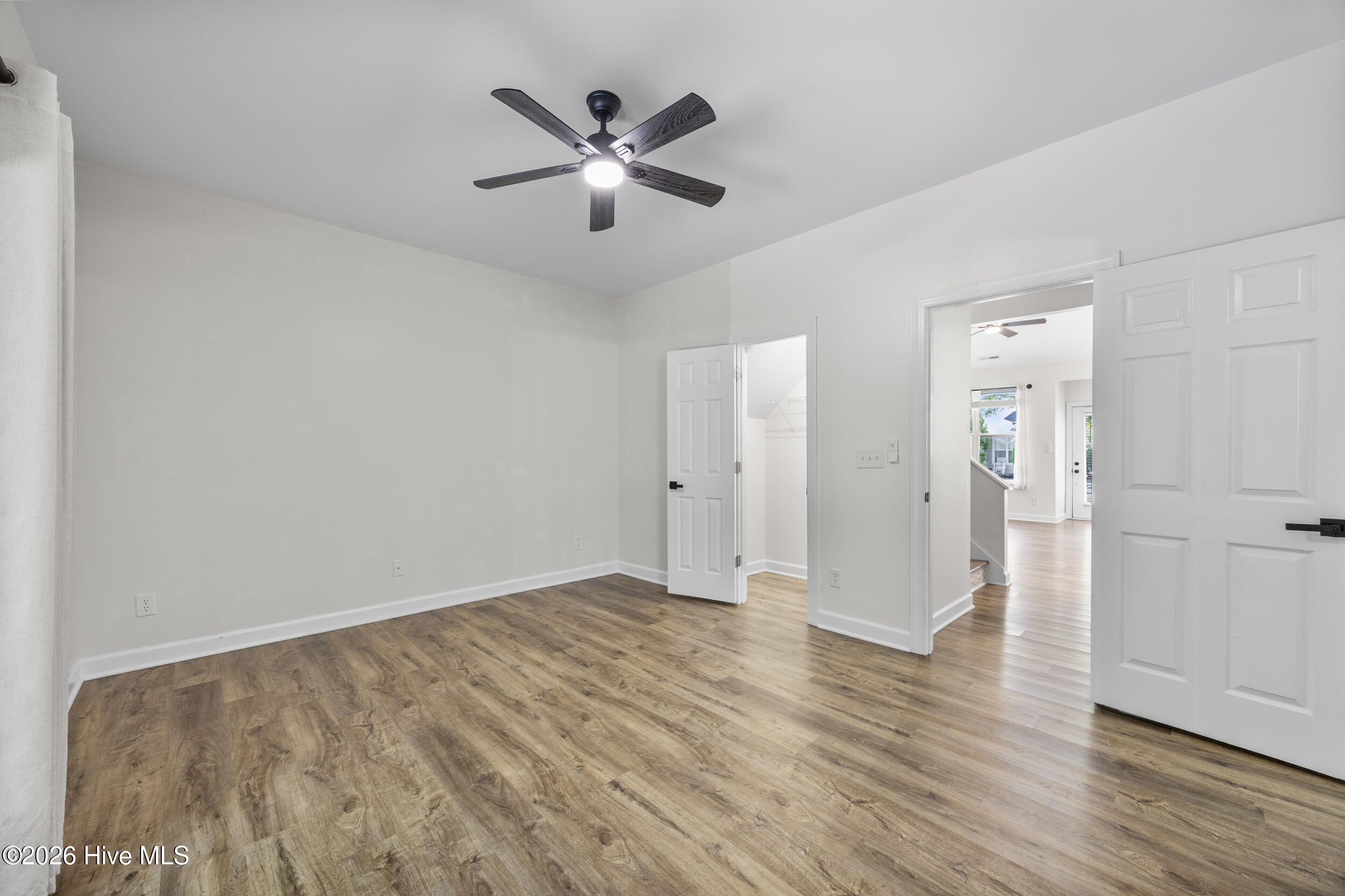 100567822 | Photo 22