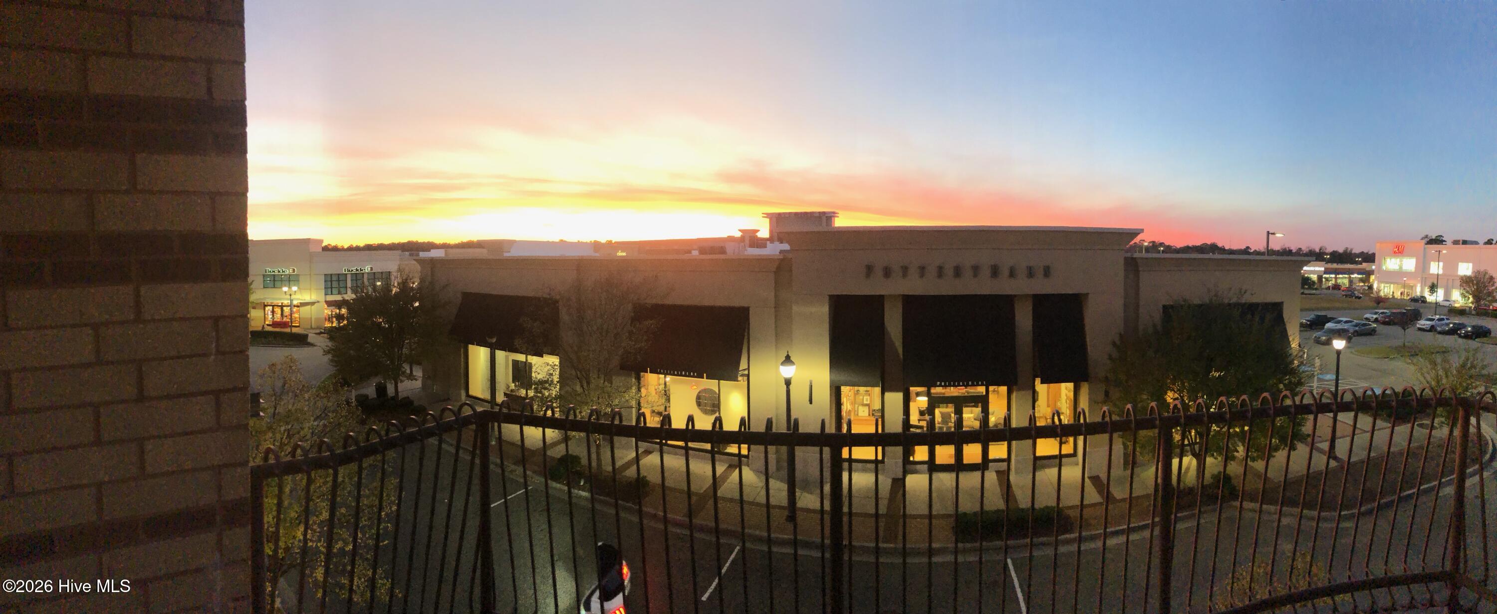 100565010 | Photo 31