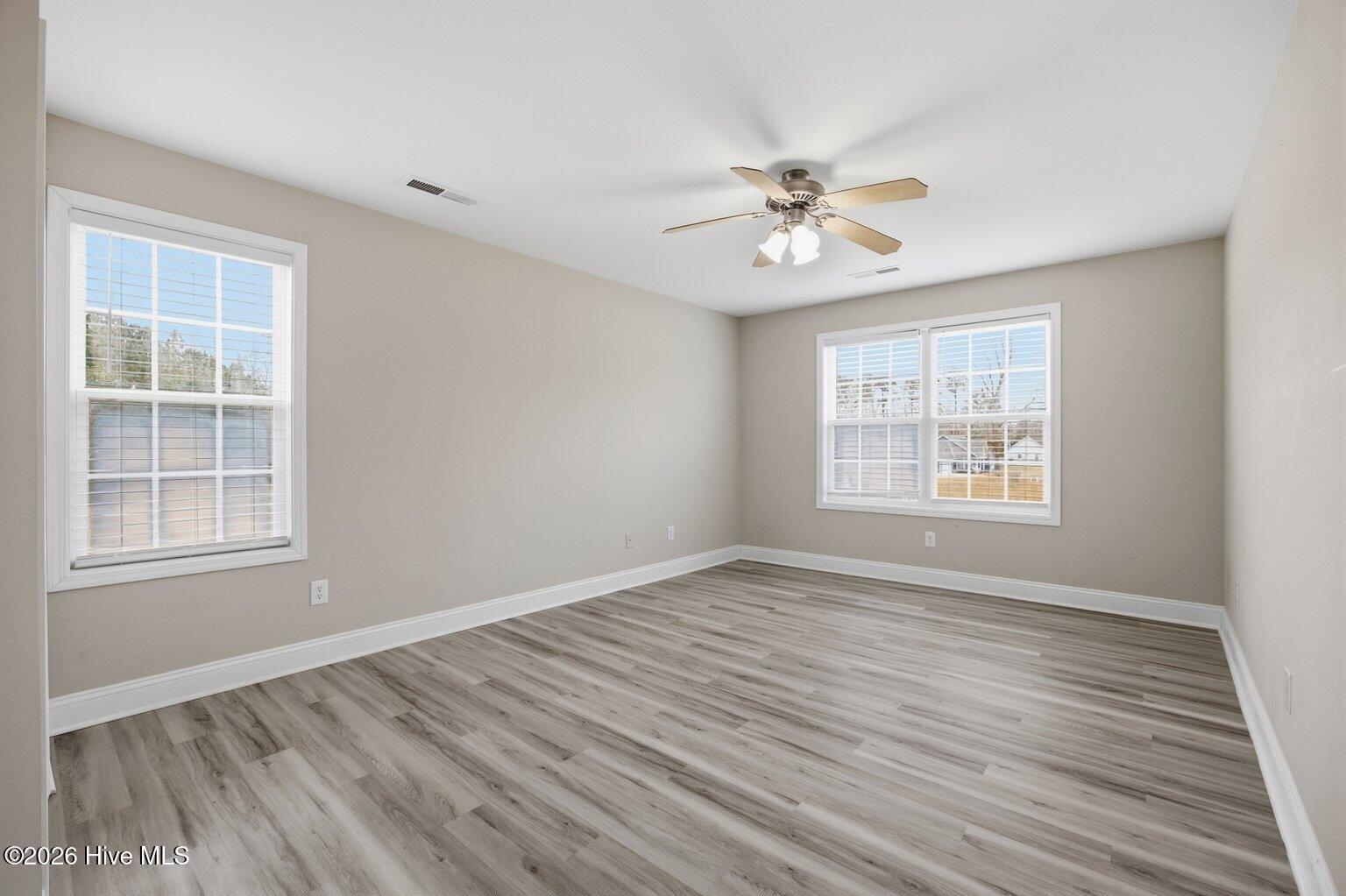 100558673 | Photo 21