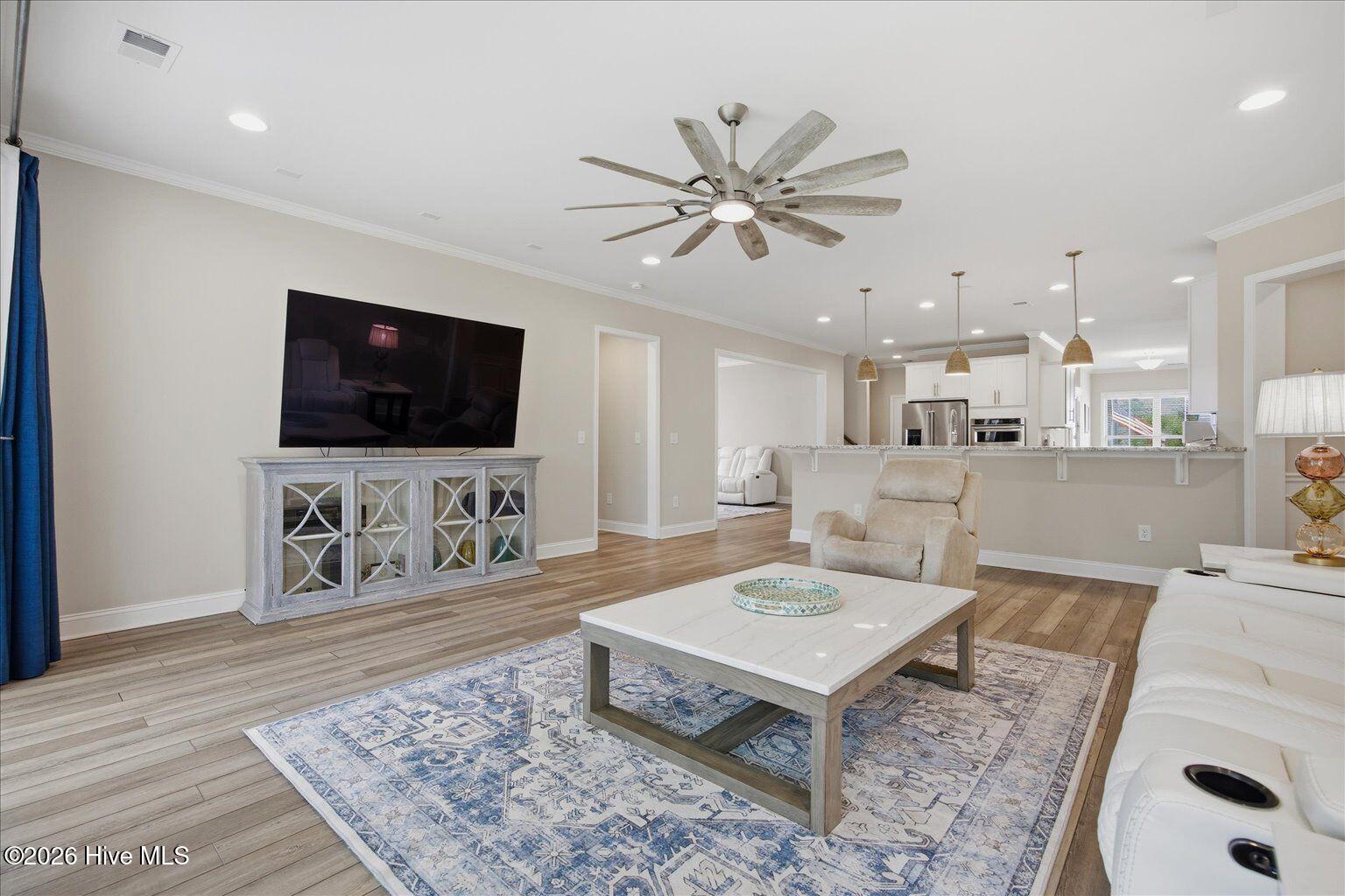 100564841 | Photo 17