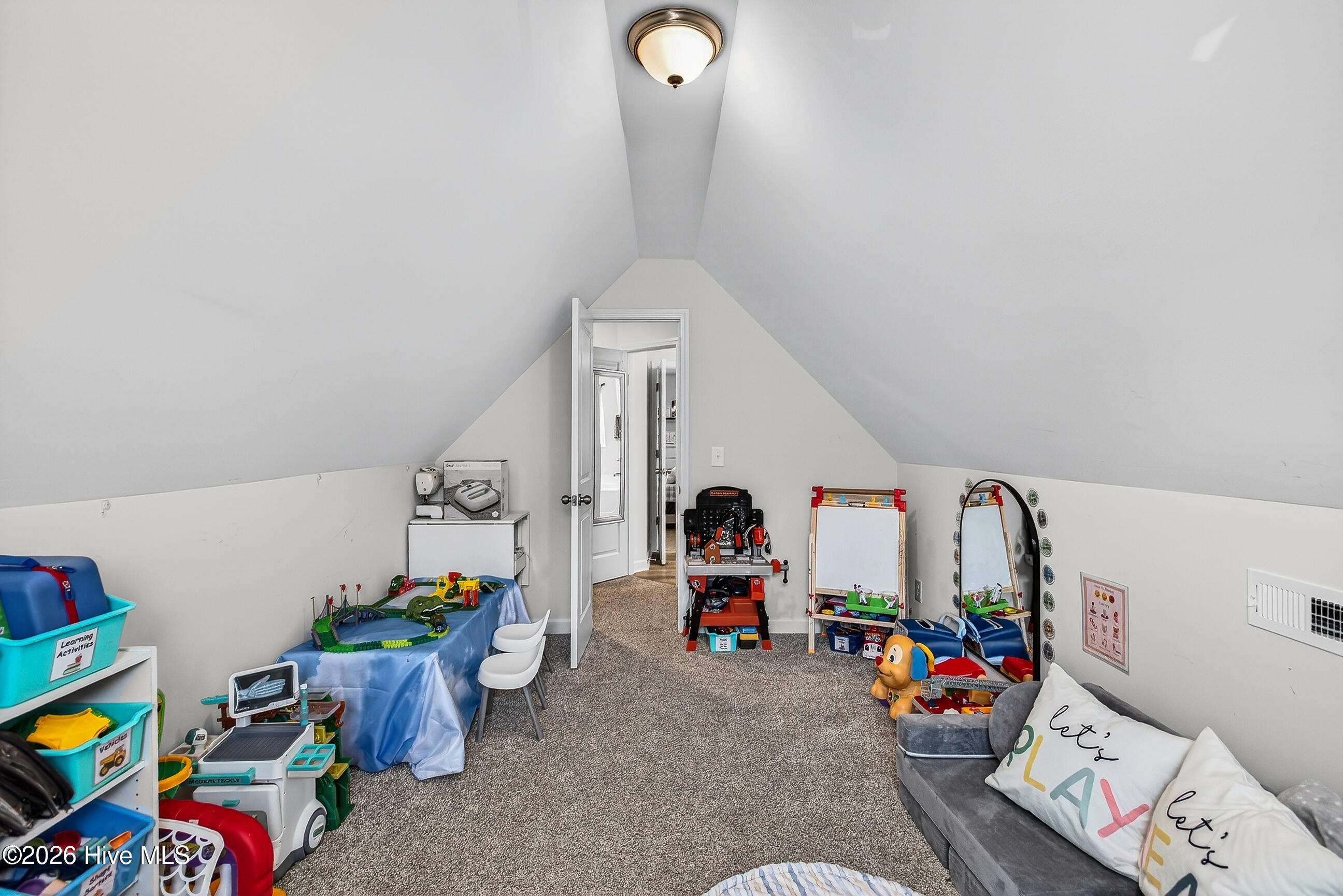 100558080 | Photo 20