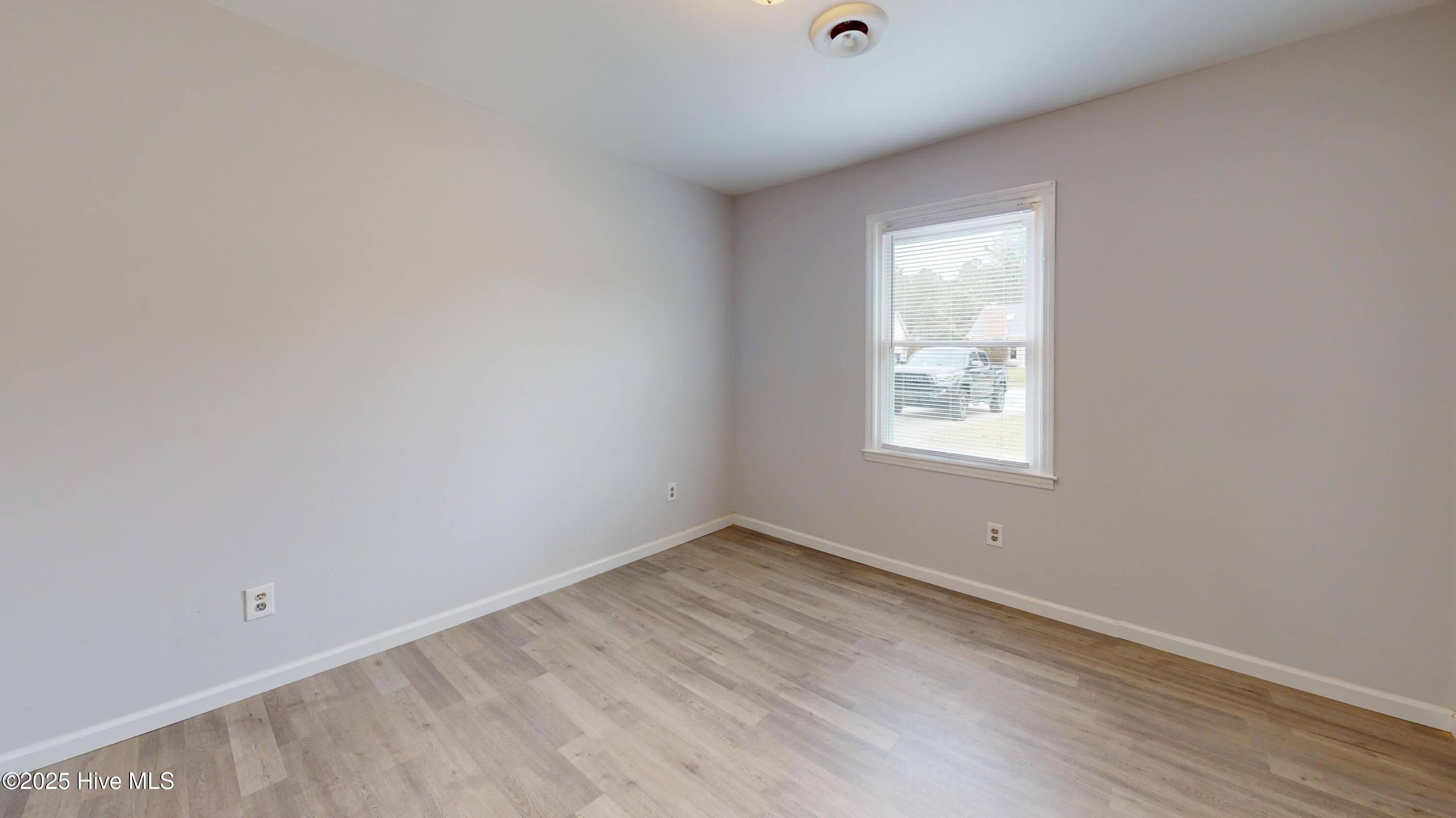 100536322 | Photo 30