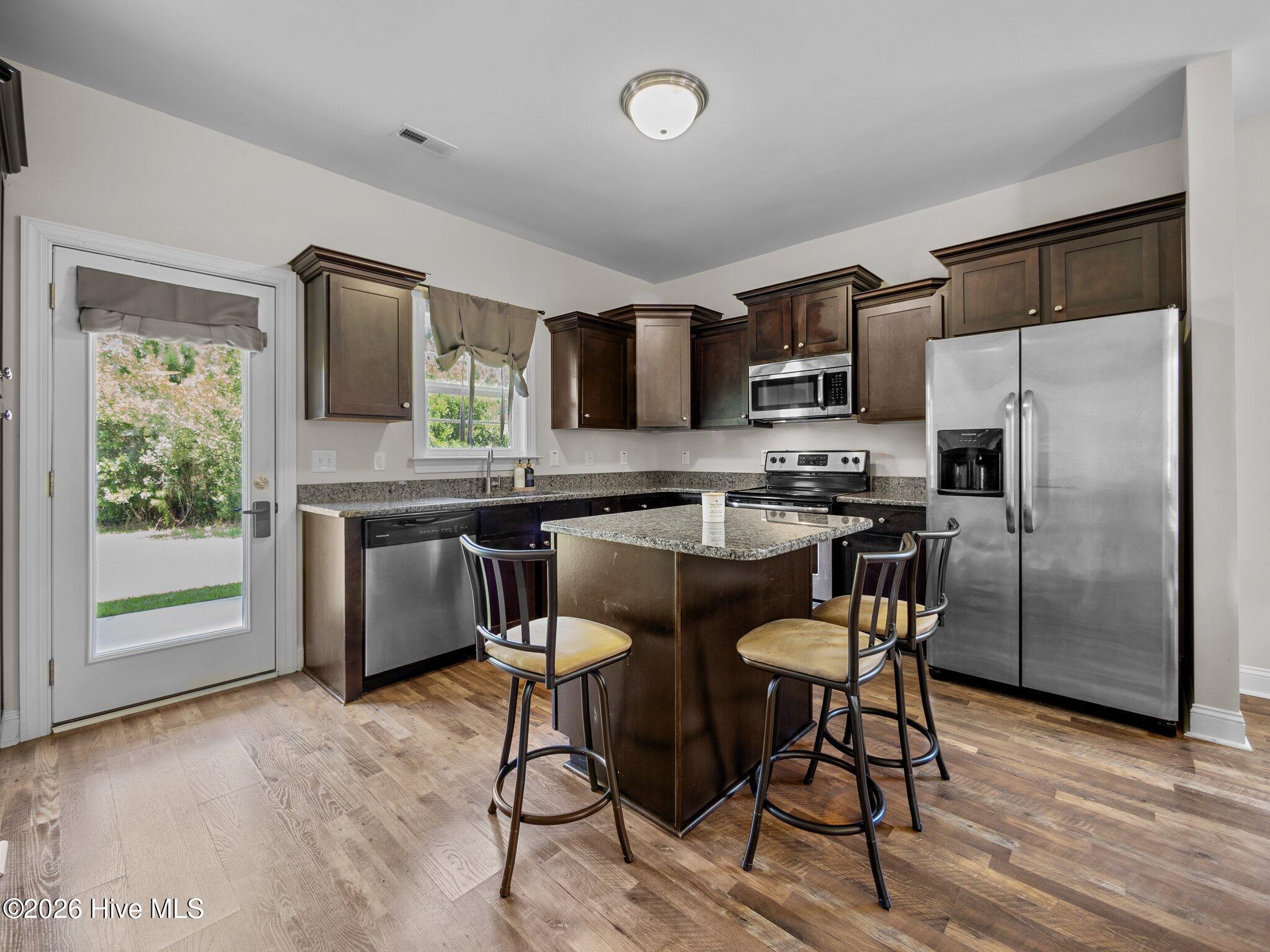 100566345 | Photo 26