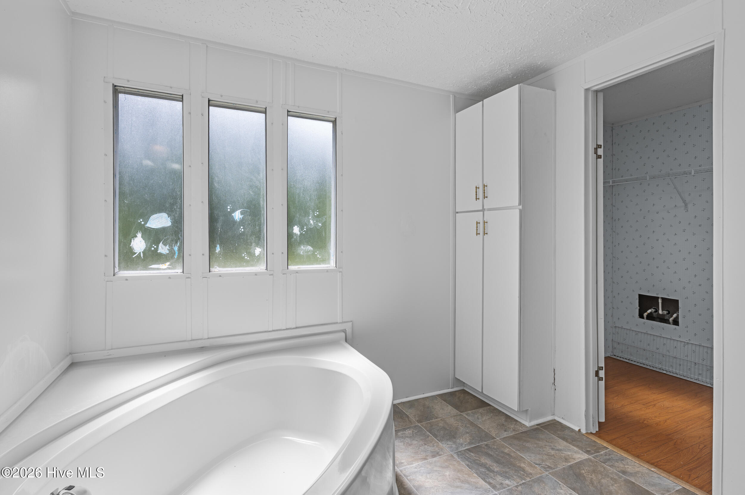 100568430 | Photo 28