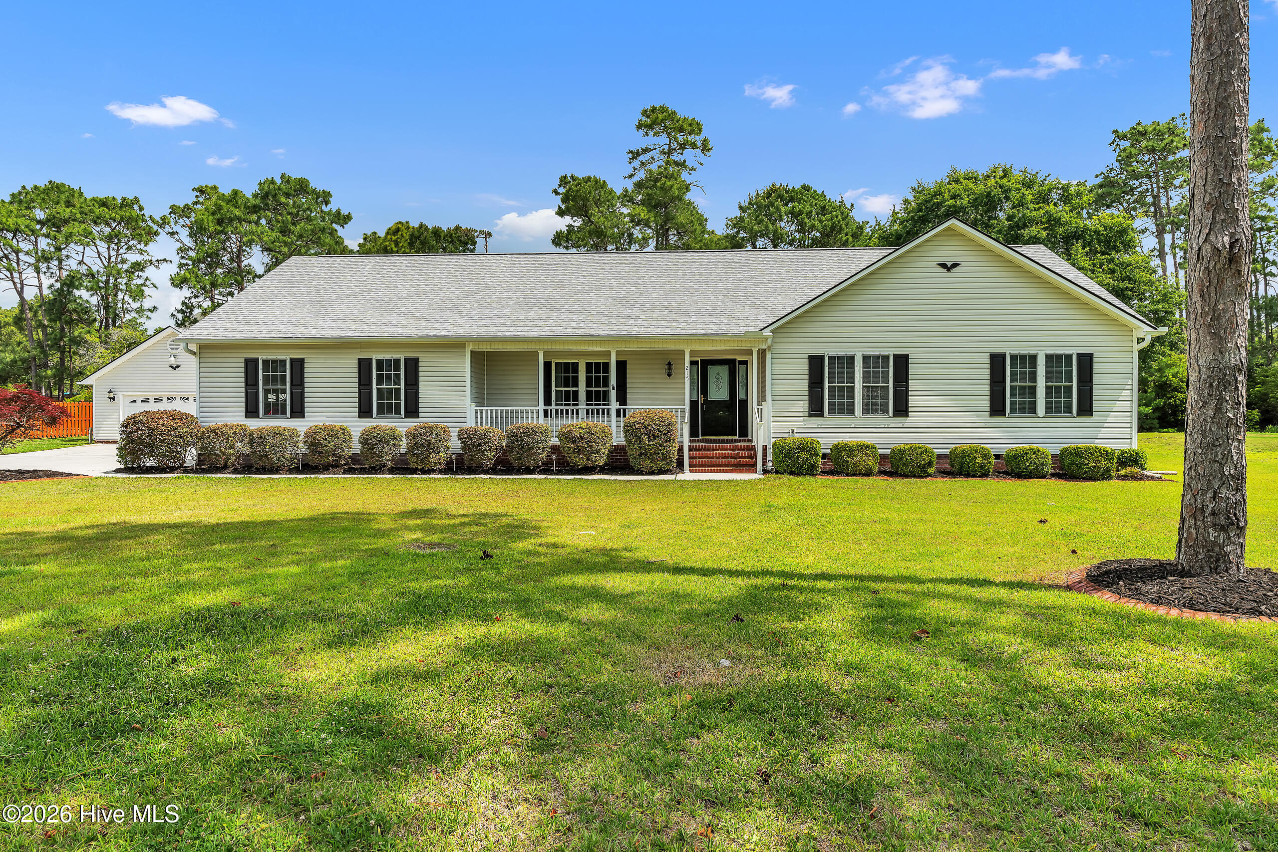 215 Winding Creek Way,Hubert
