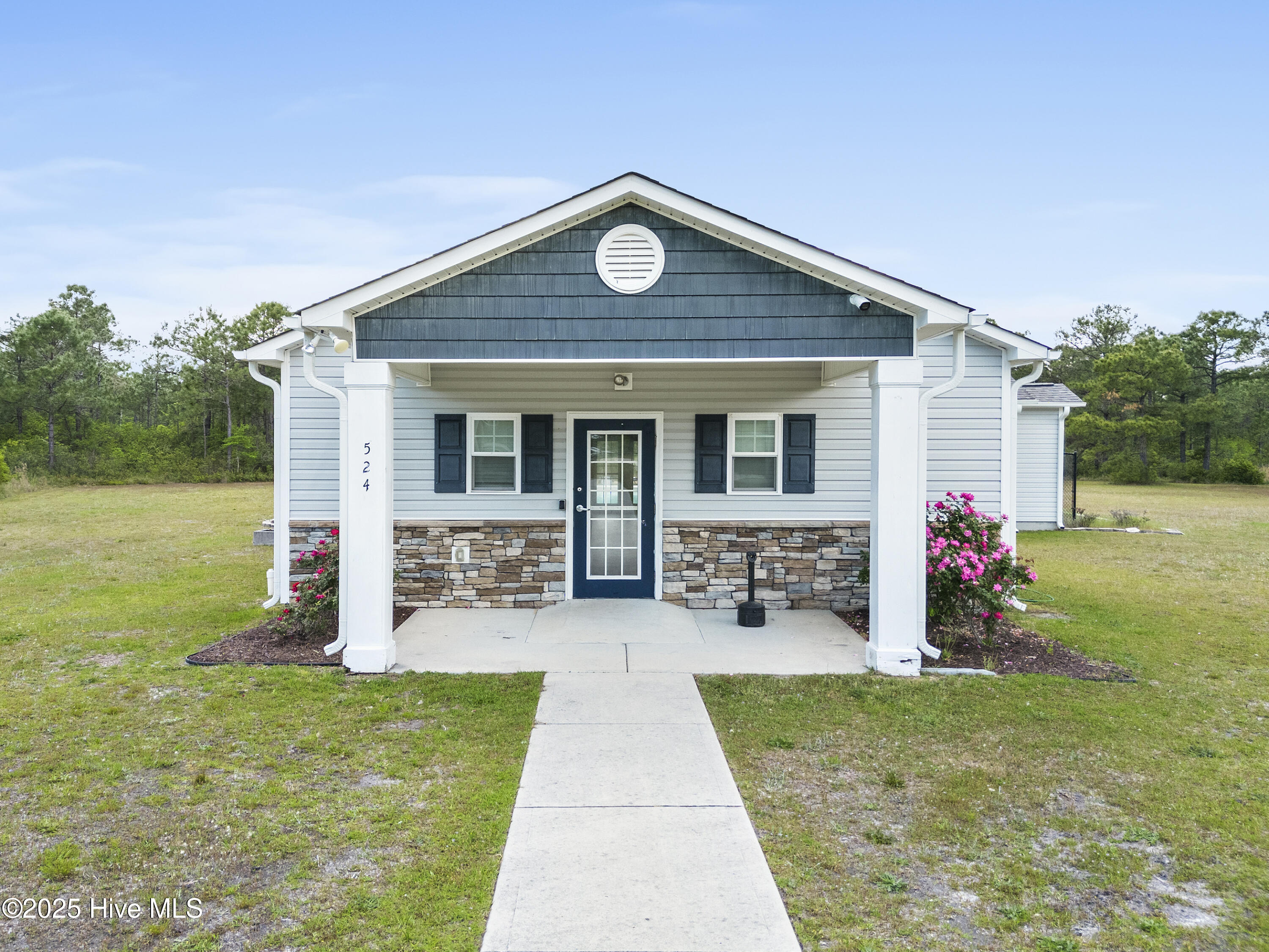 100544347 | Photo 72