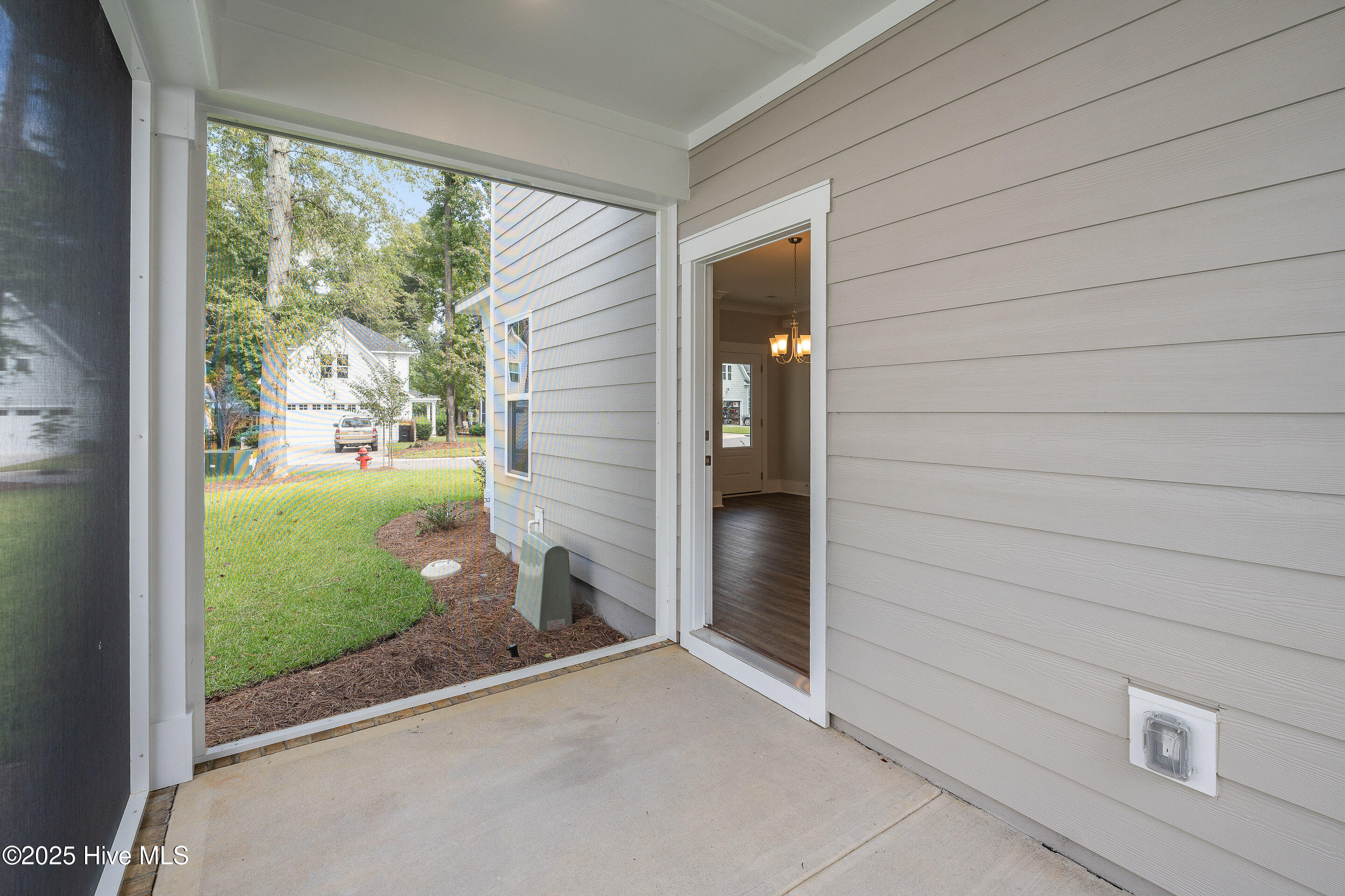 100506457 | Photo 32