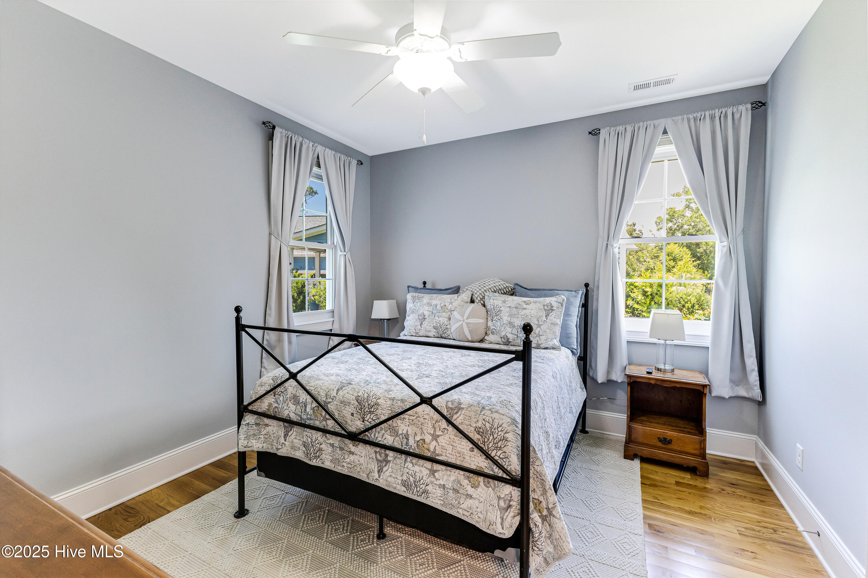 100519190 | Photo 26