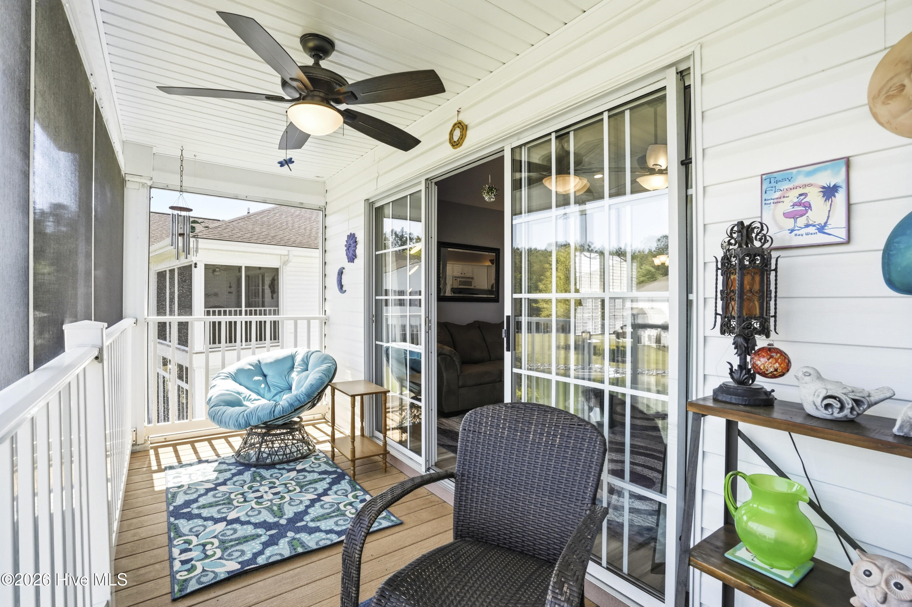 100564419 | Photo 38