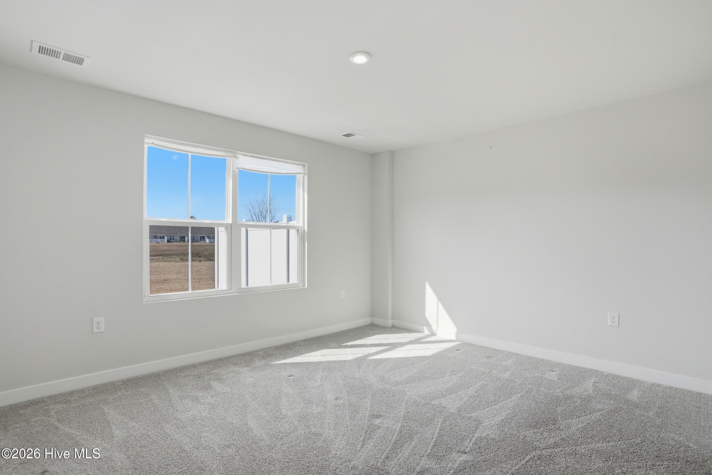 100559219 | Photo 13