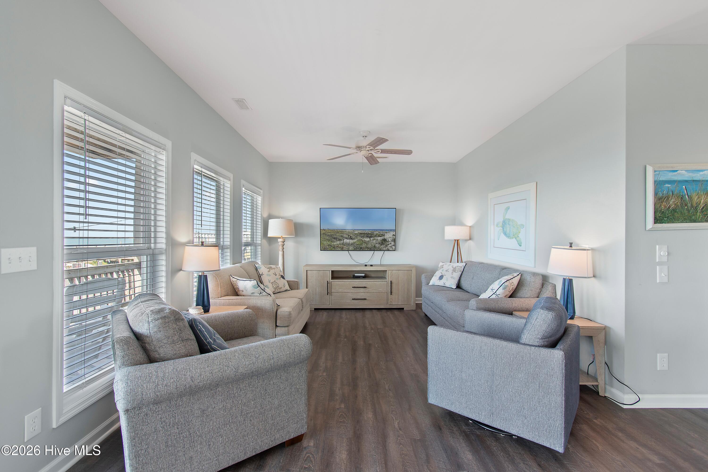 100566525 | Photo 12