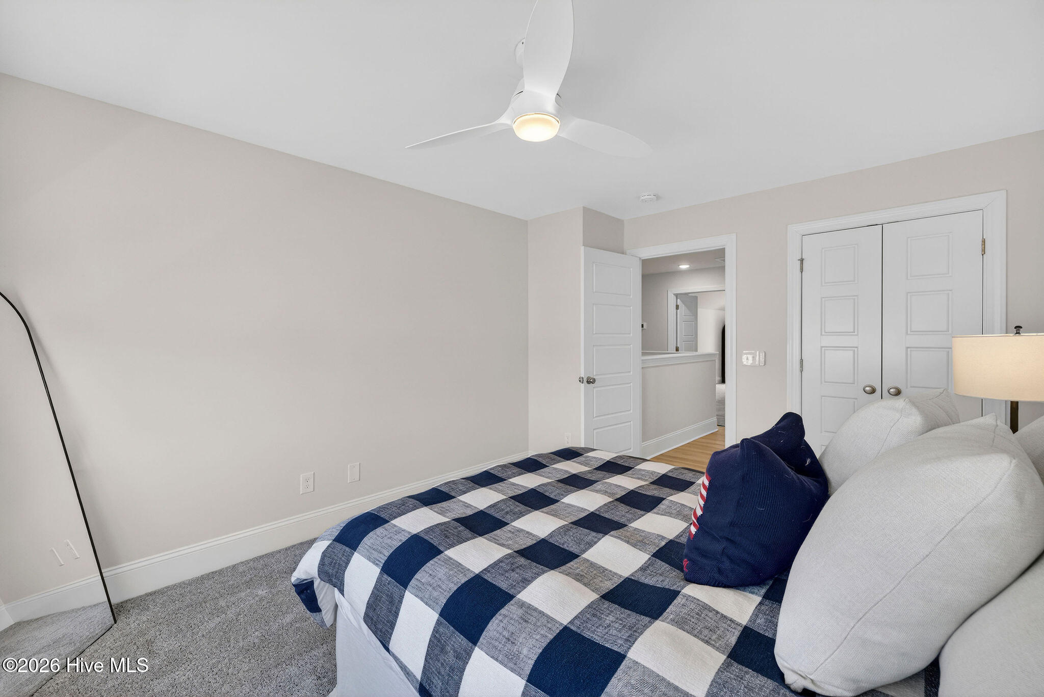 100558378 | Photo 42