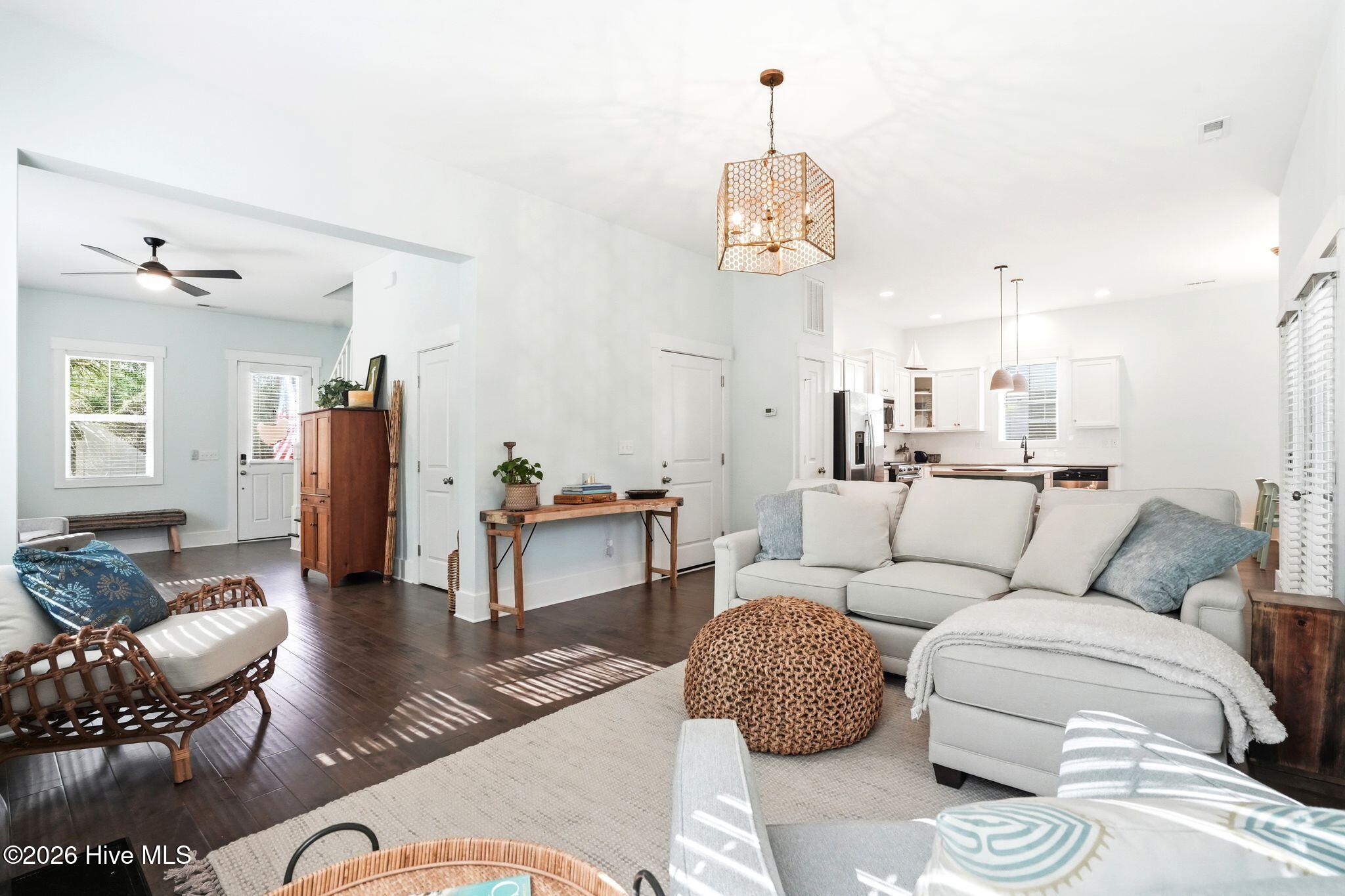 100565220 | Photo 10