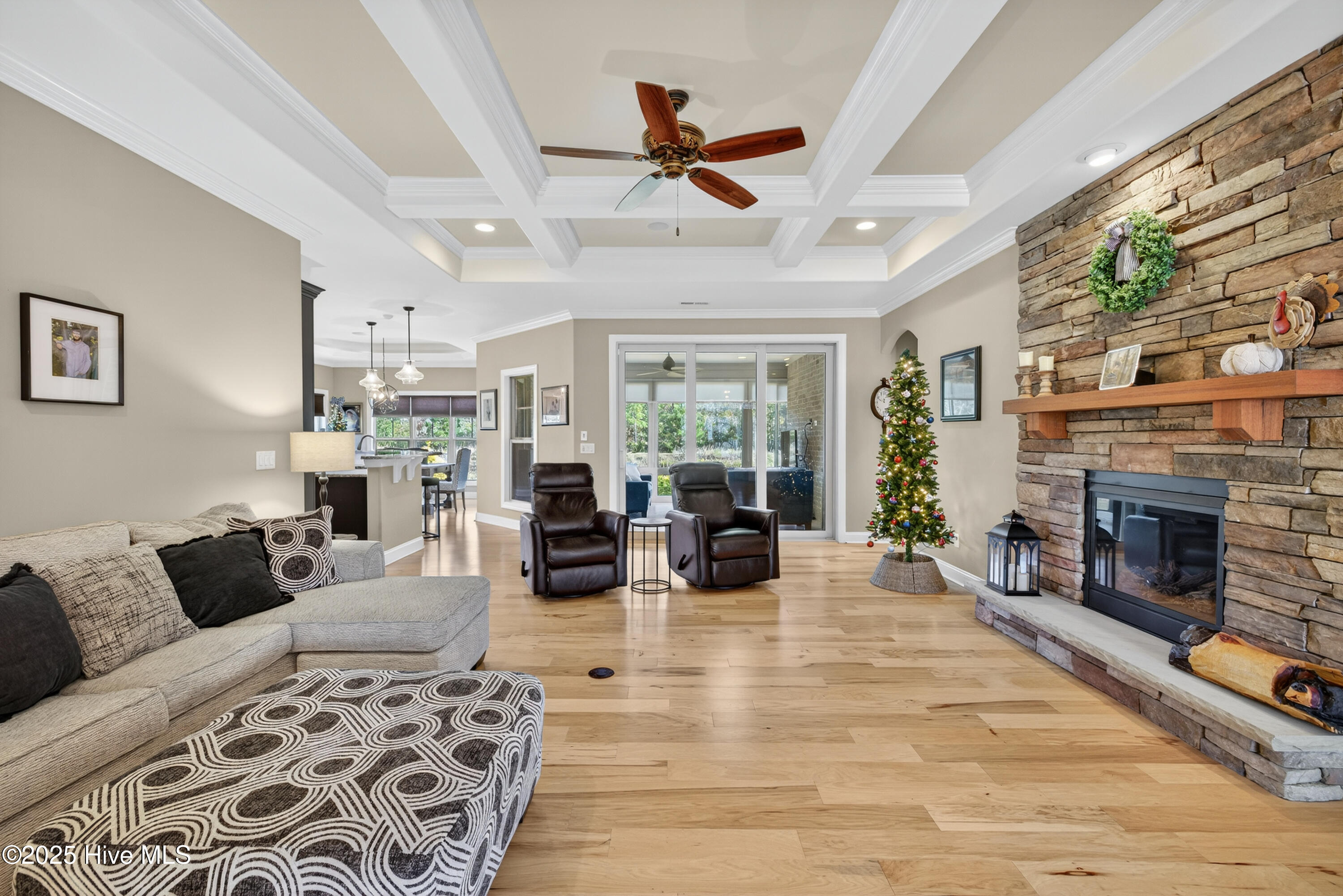 100541240 | Photo 13