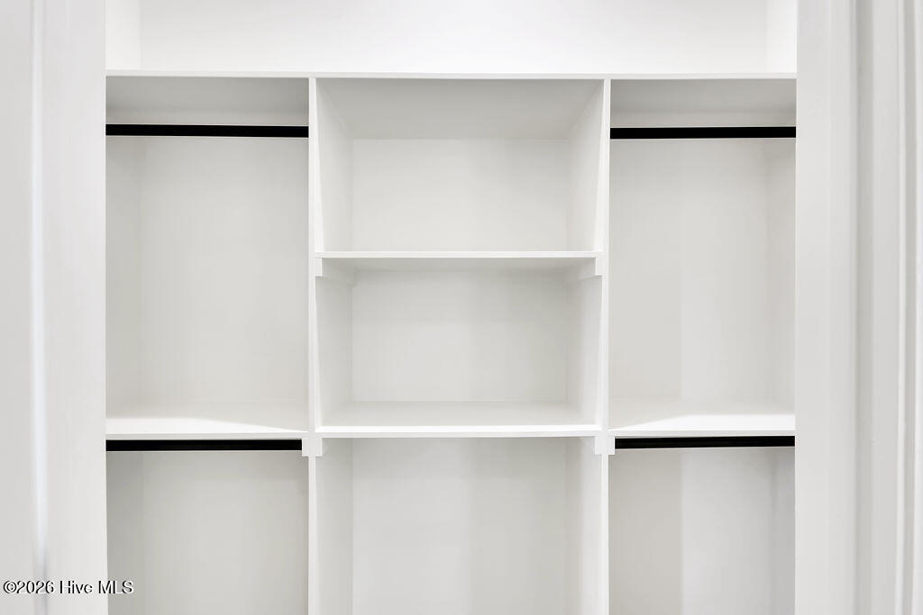 100550907 | Photo 34