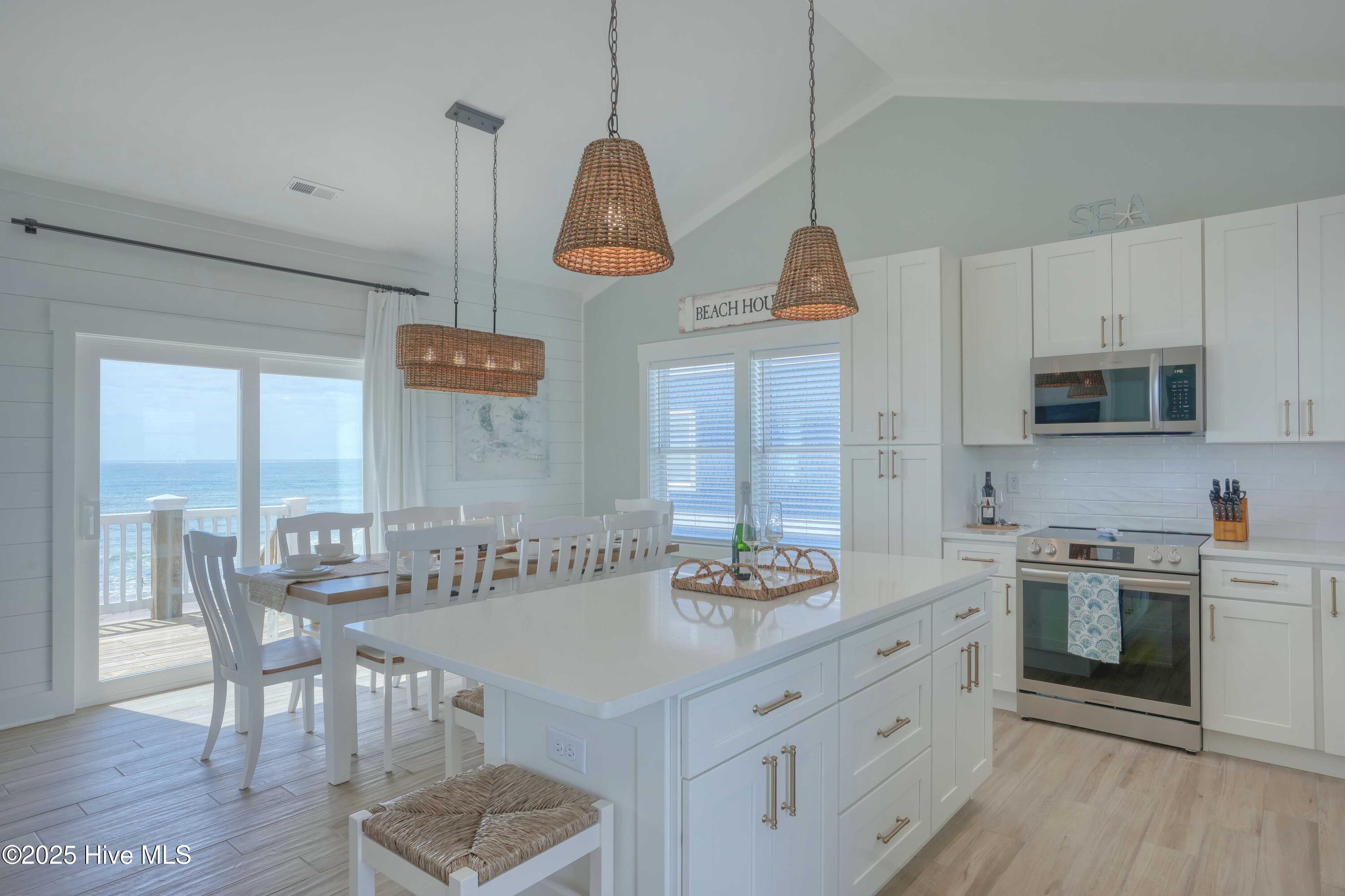 100522890 | Photo 38