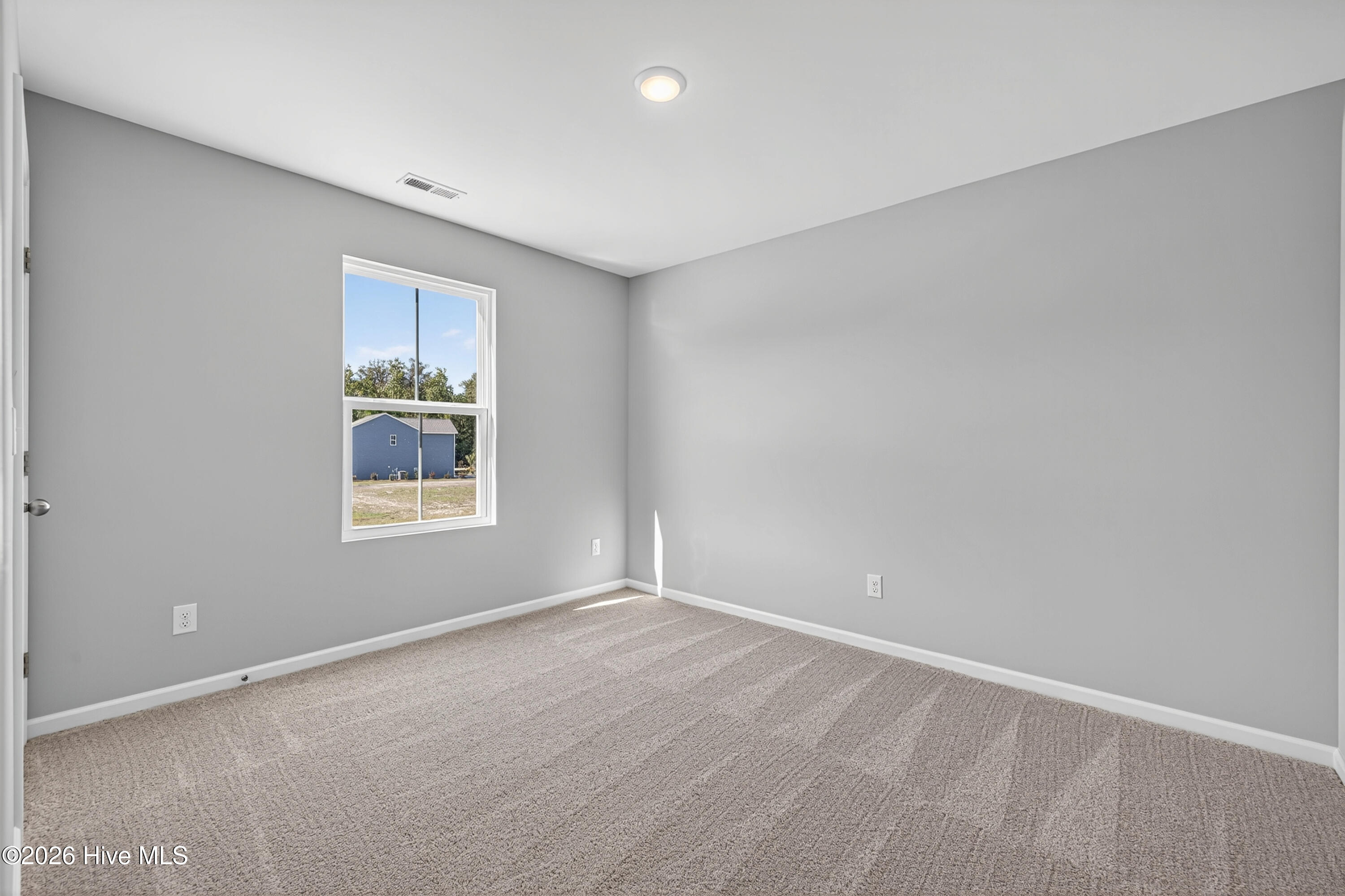 100565447 | Photo 45