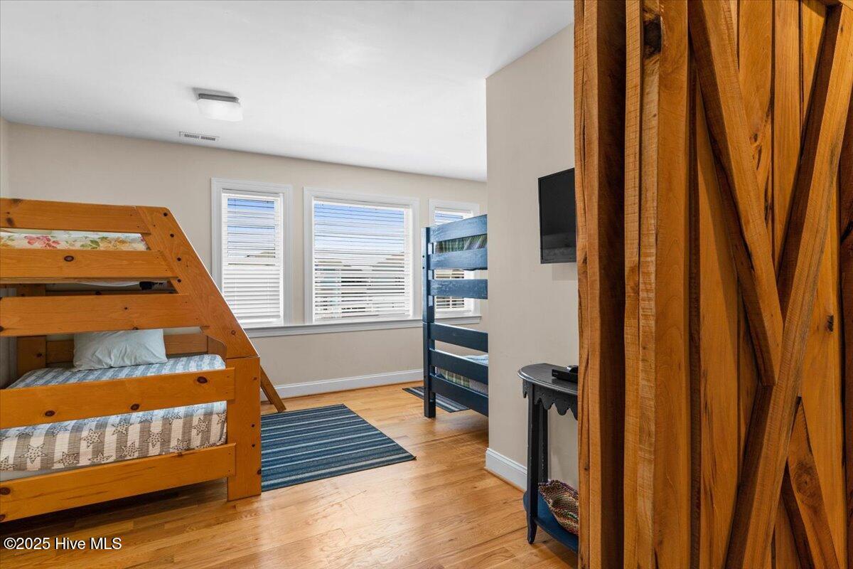 100513648 | Photo 42