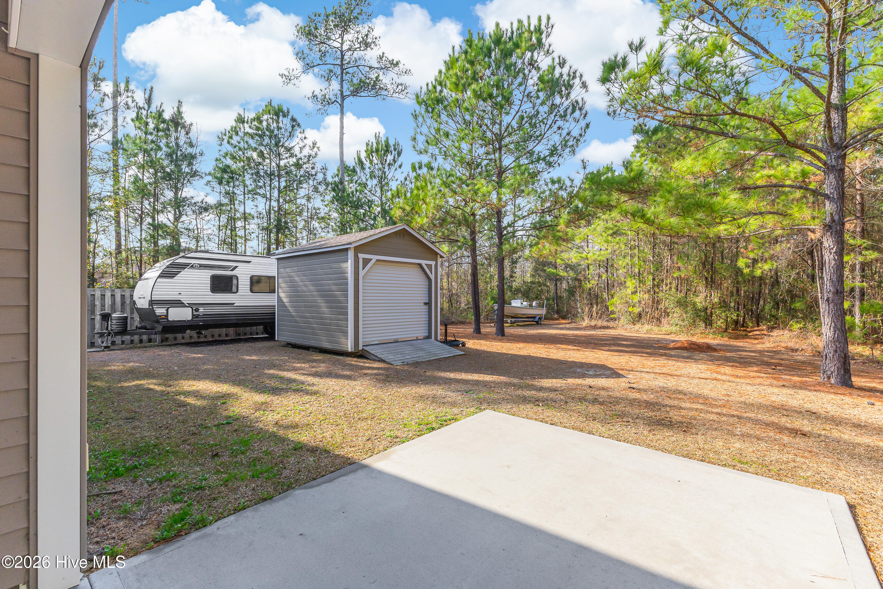 100549305 | Photo 38