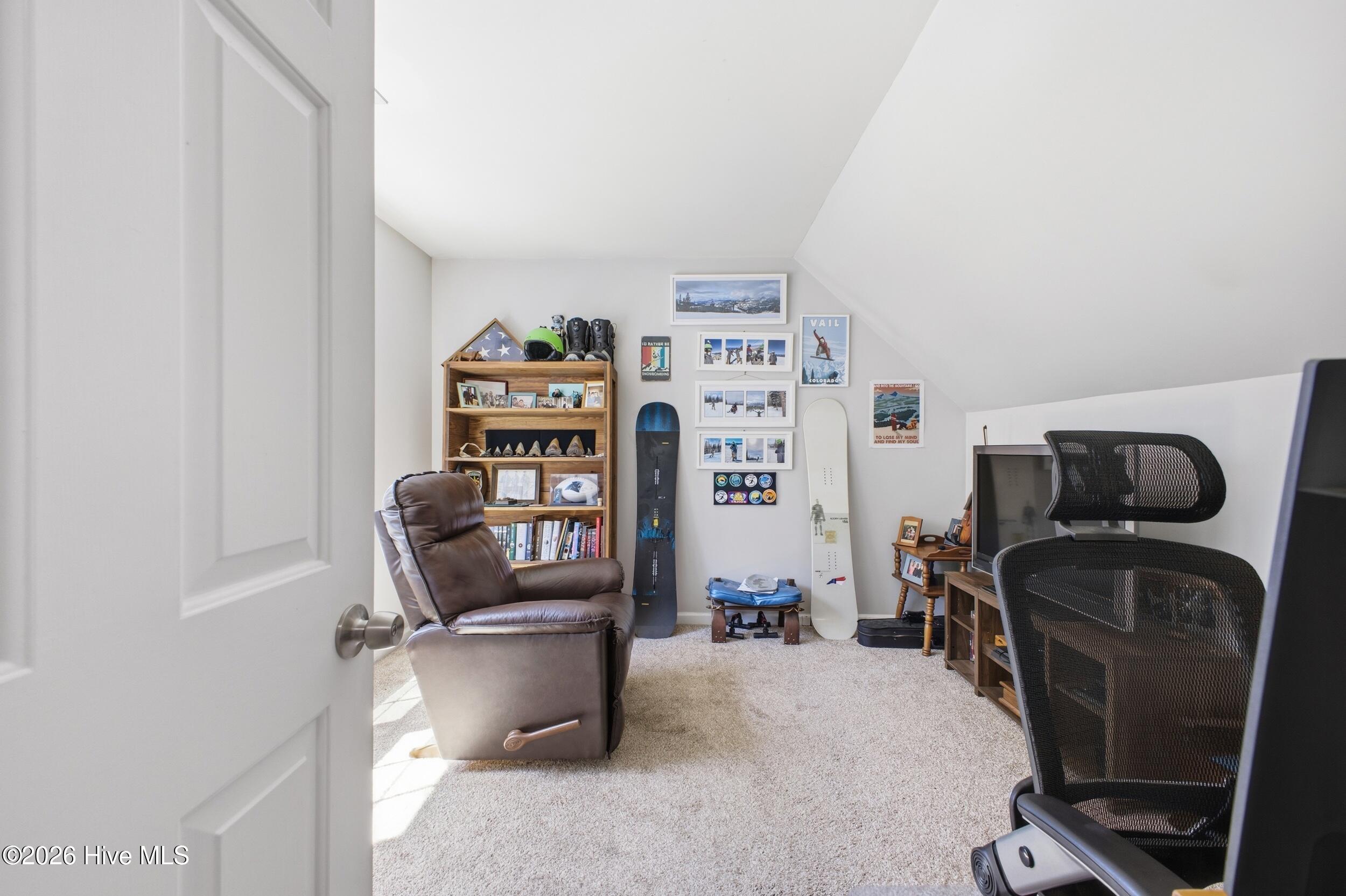 100565857 | Photo 27