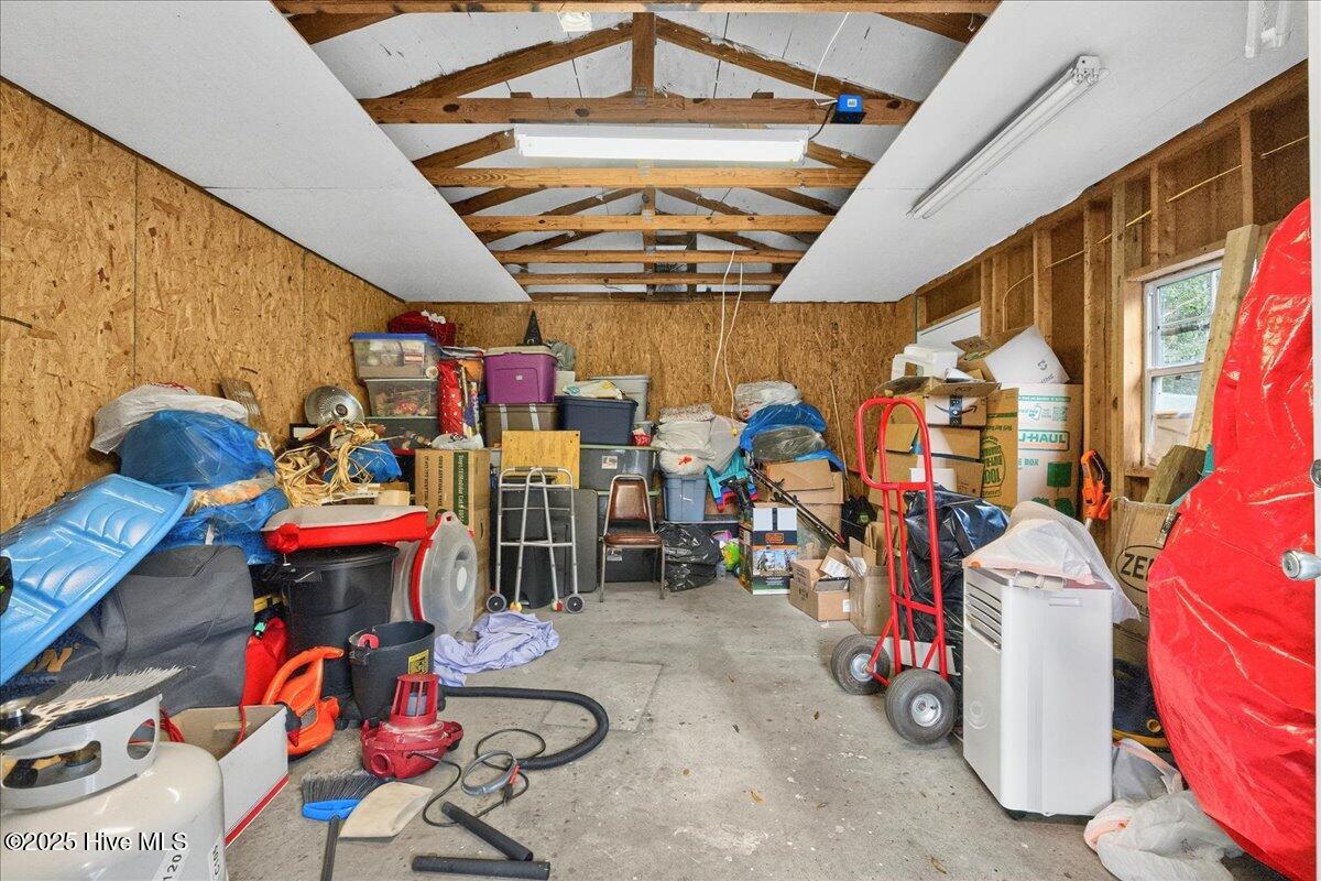 100535410 | Photo 33