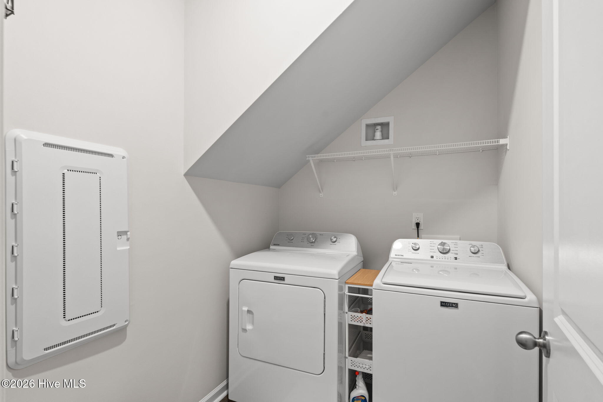 100567065 | Photo 23