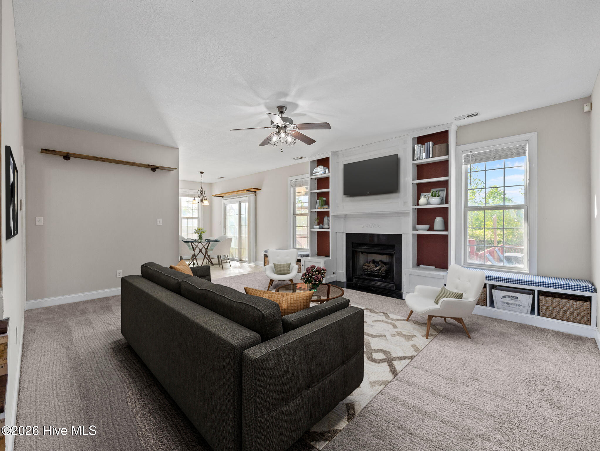 118 Farmington Drive, Richlands, NC 28574 – photo 14: Living1