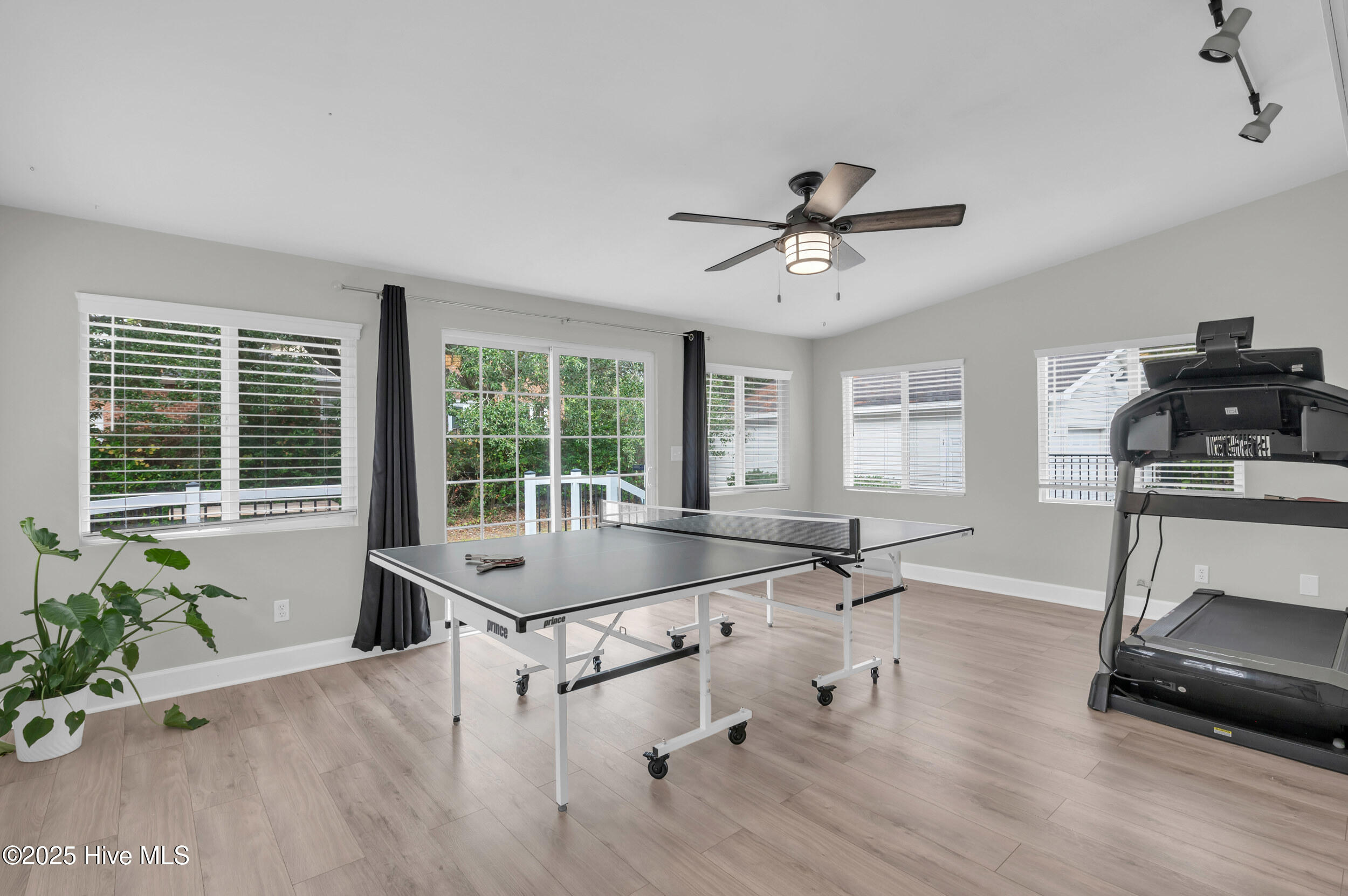 100538722 | Photo 32