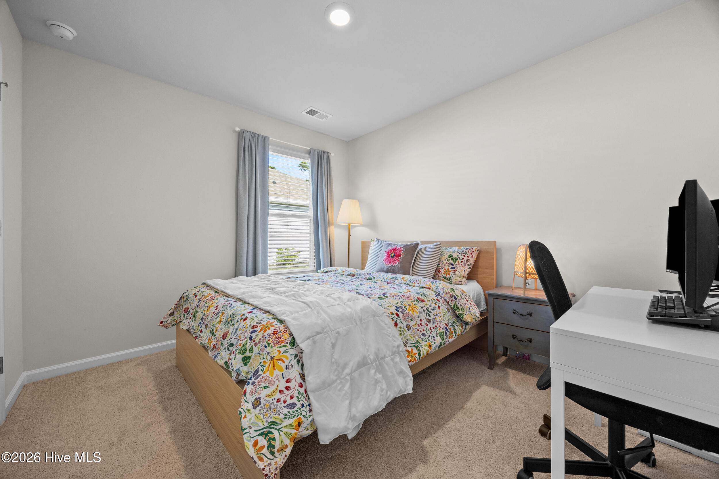 100567643 | Photo 15