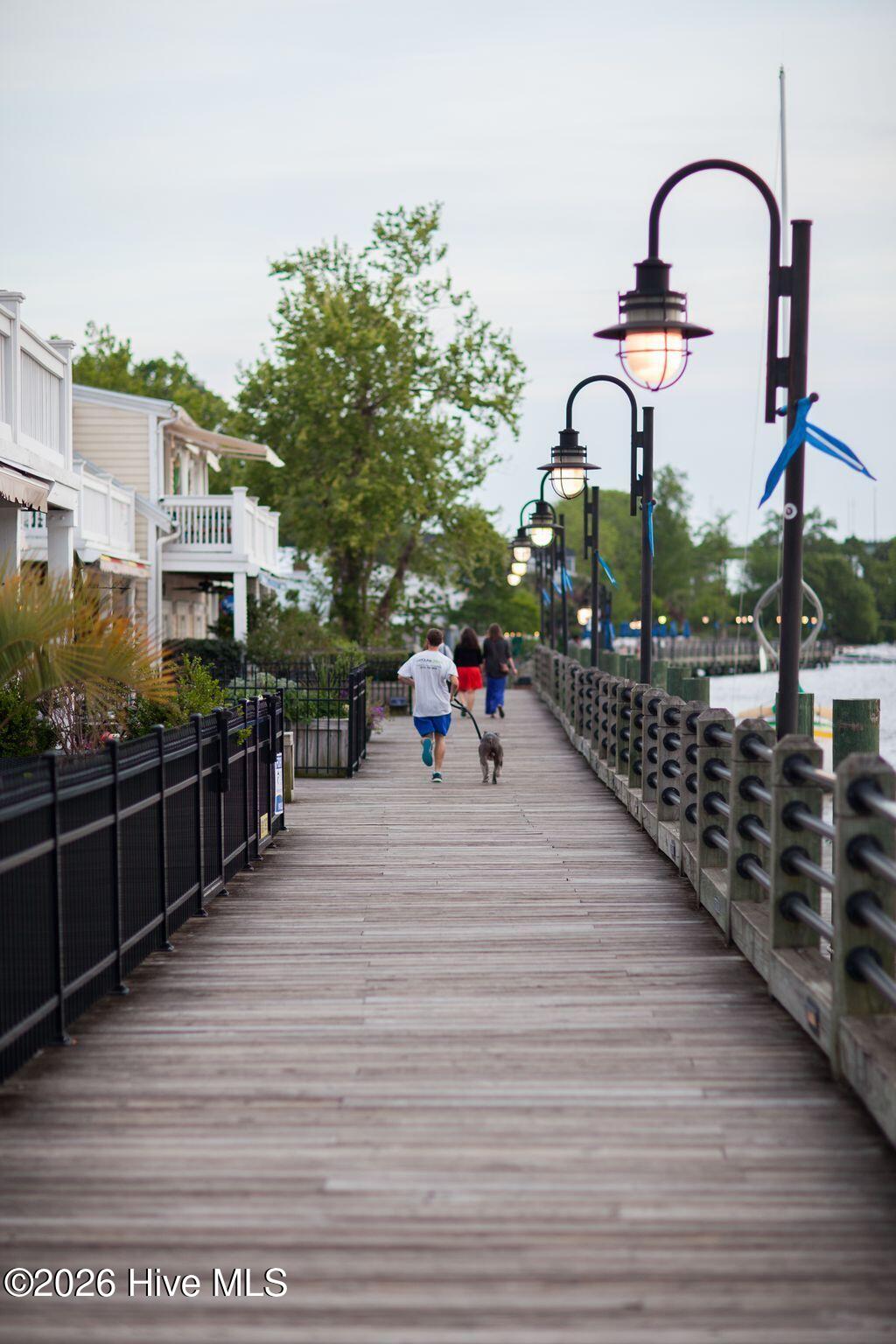 100559887 | Photo 40