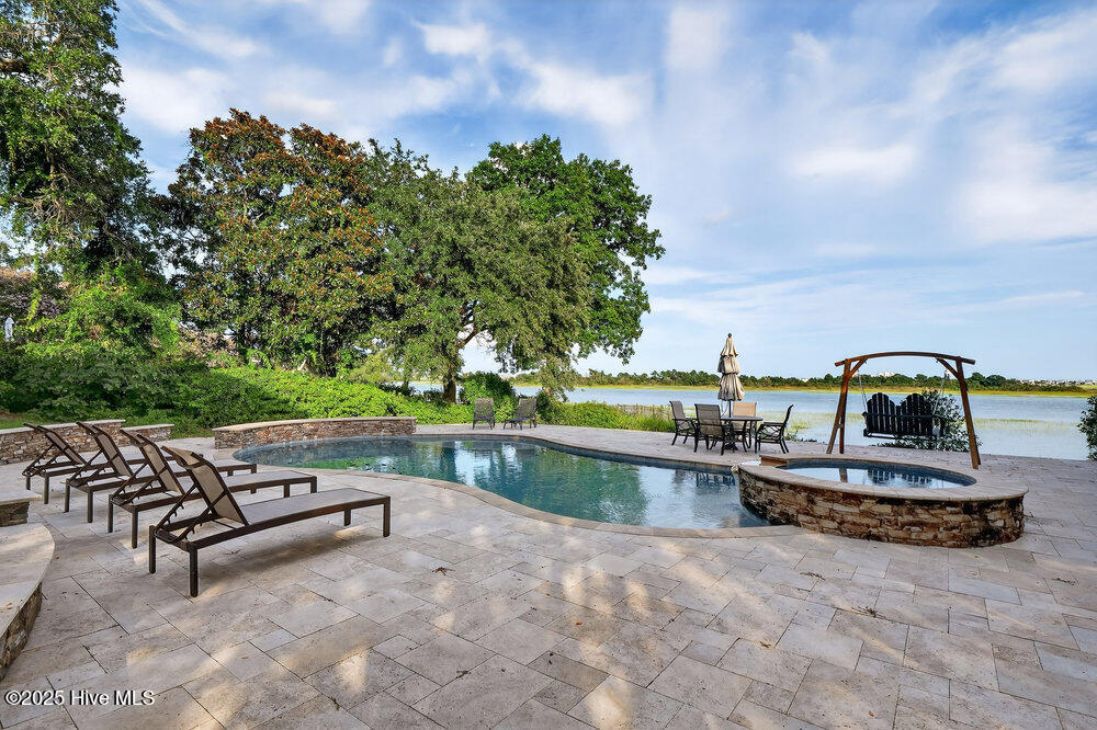 100544850 | Photo 13