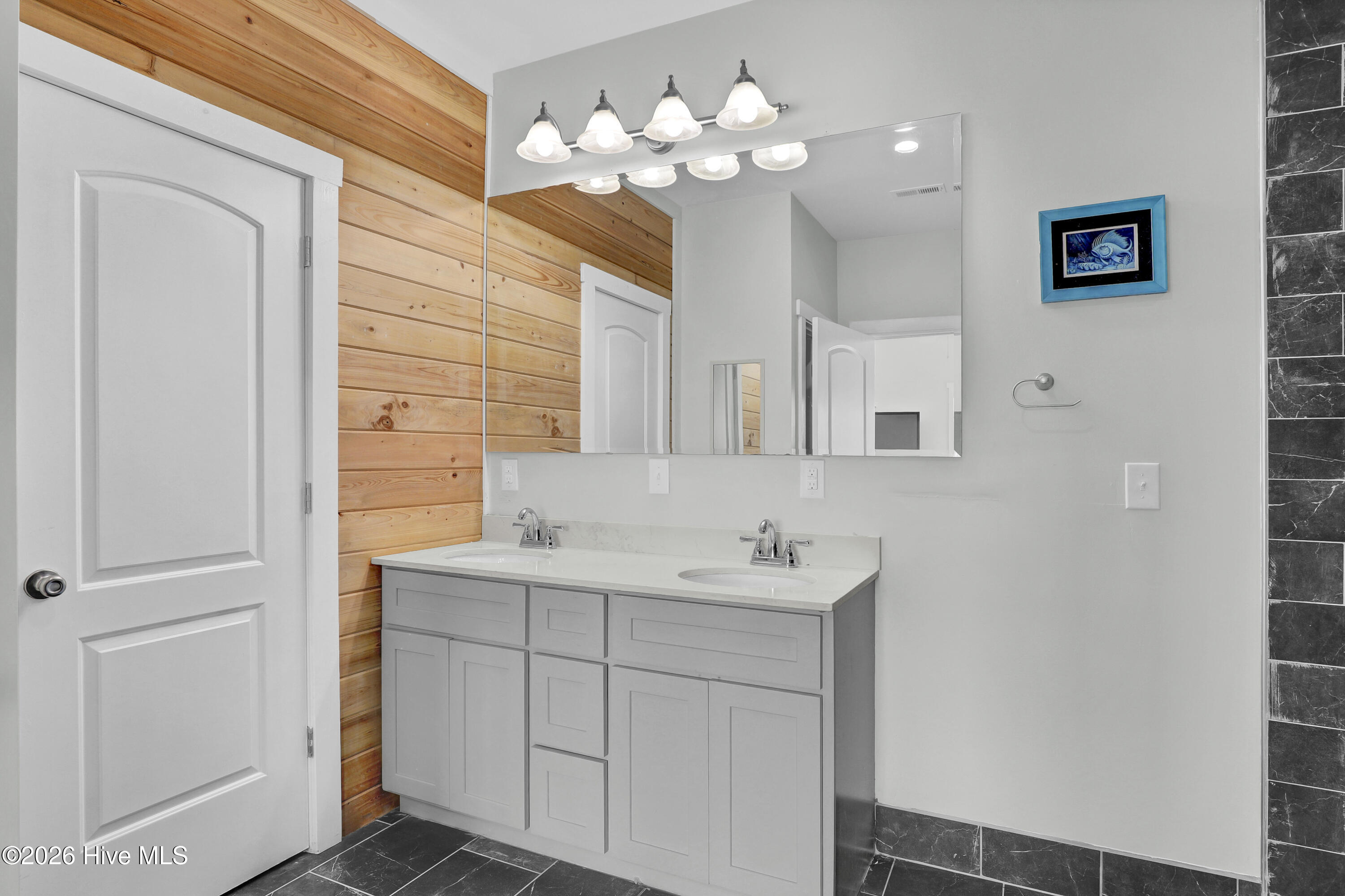 100551394 | Photo 29