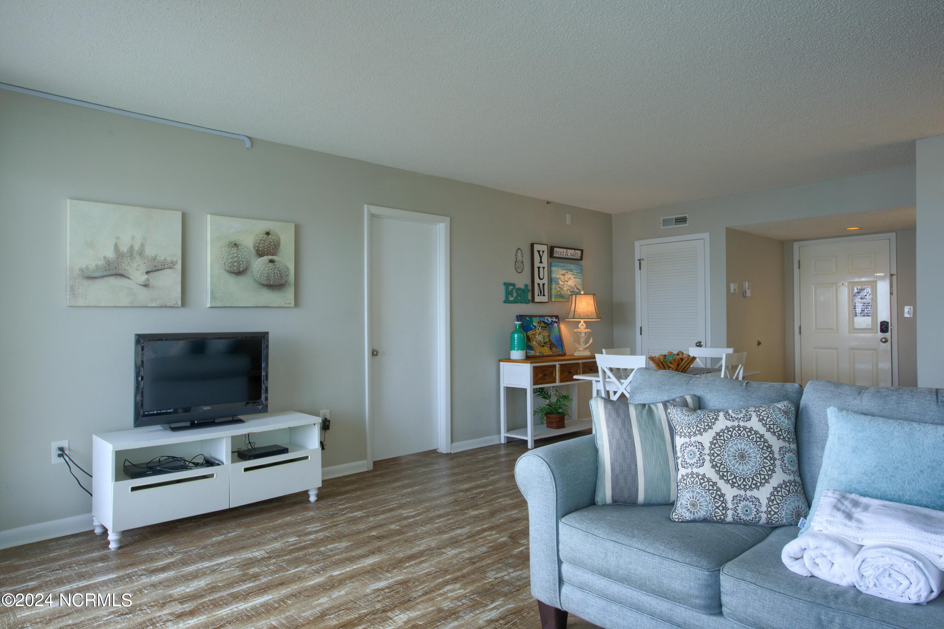 100424903 | Photo 11