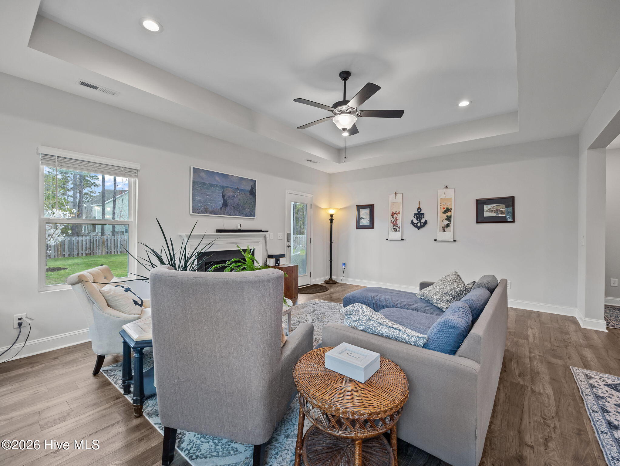 100562979 | Photo 11