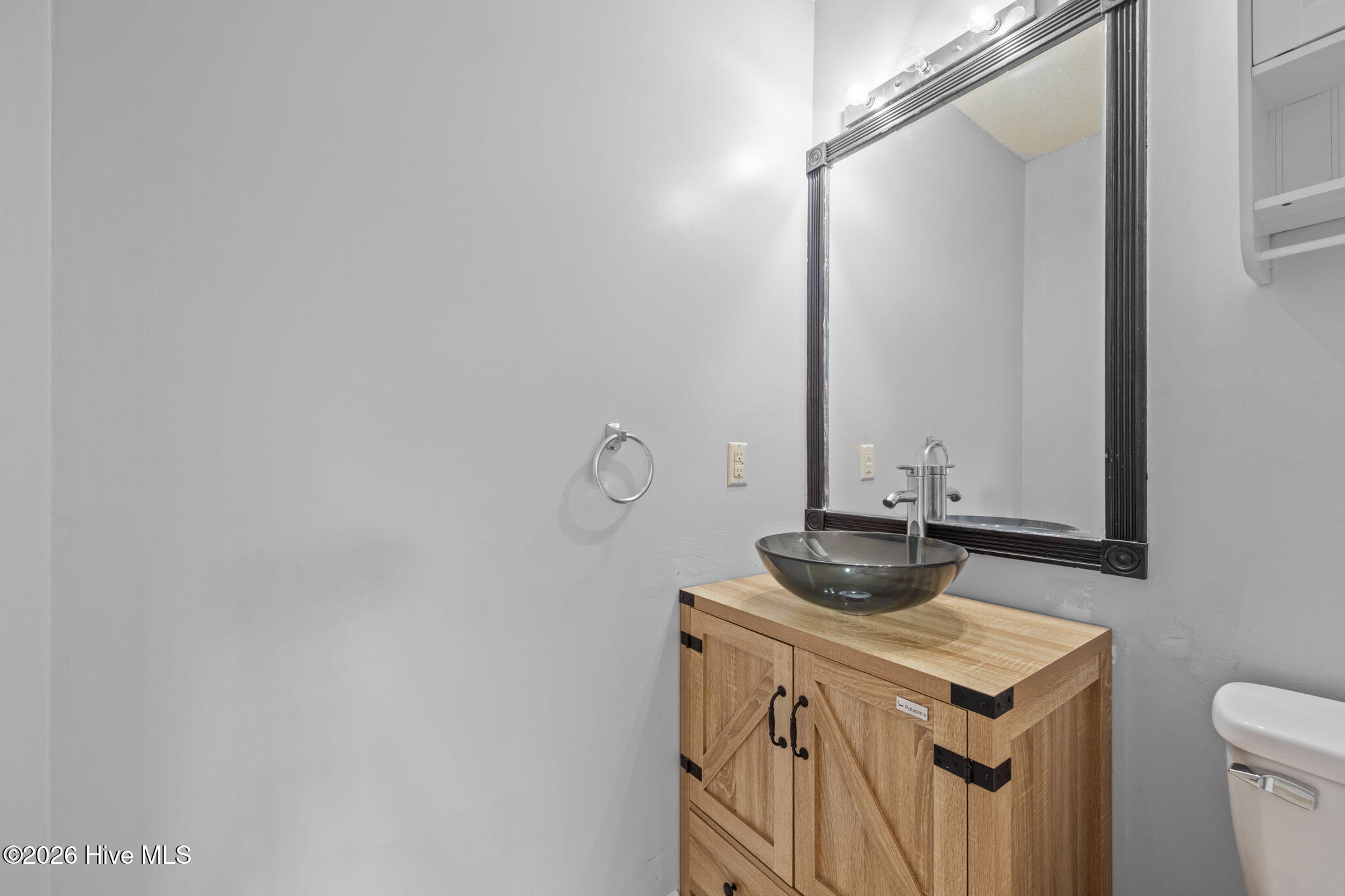 100558398 | Photo 13