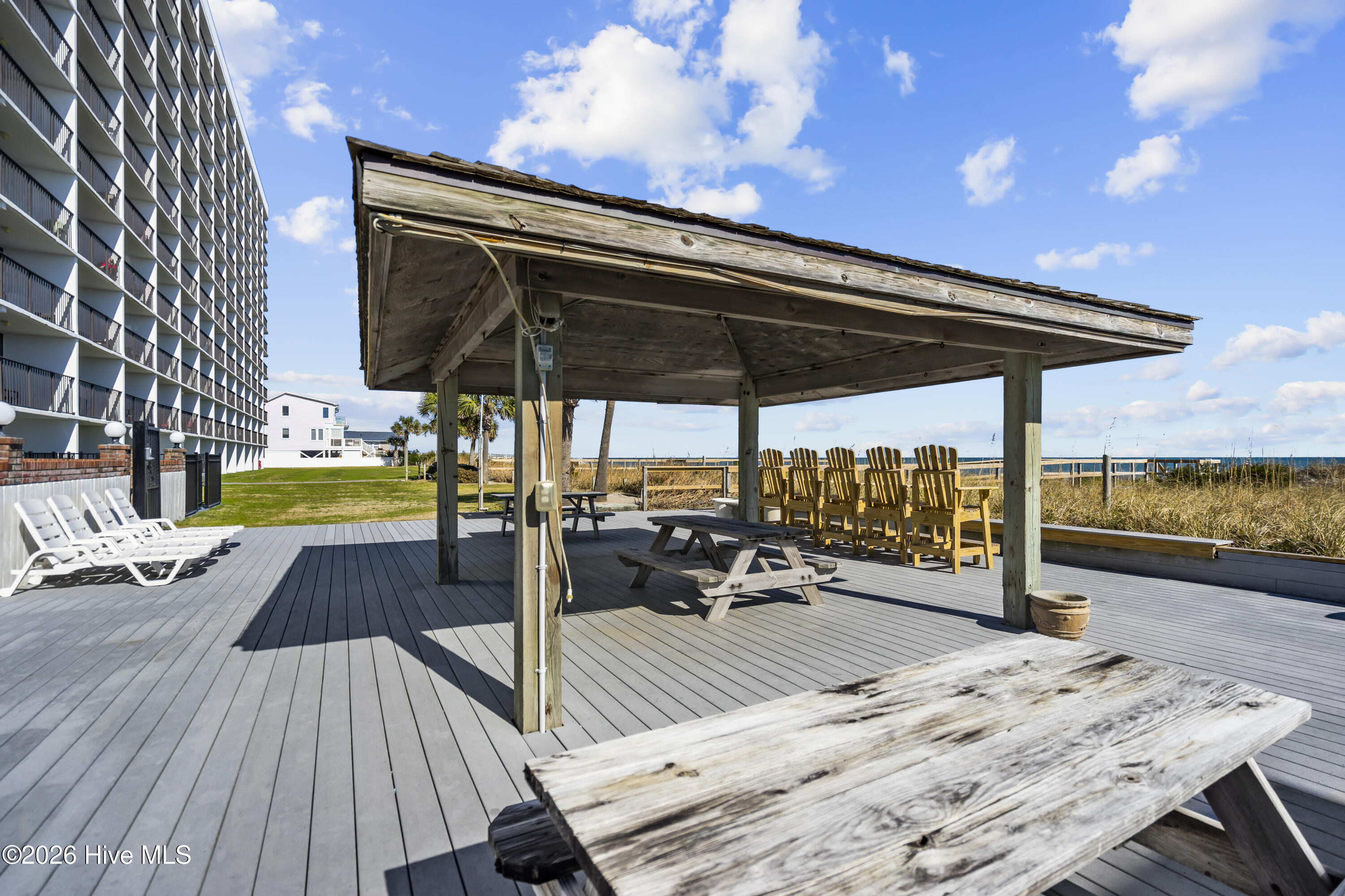 100565649 | Photo 53