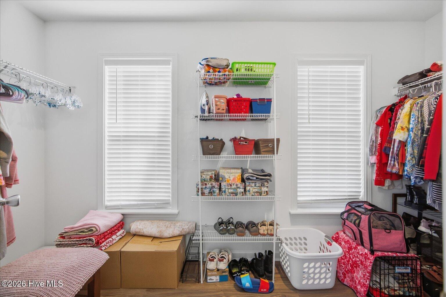 100558817 | Photo 30