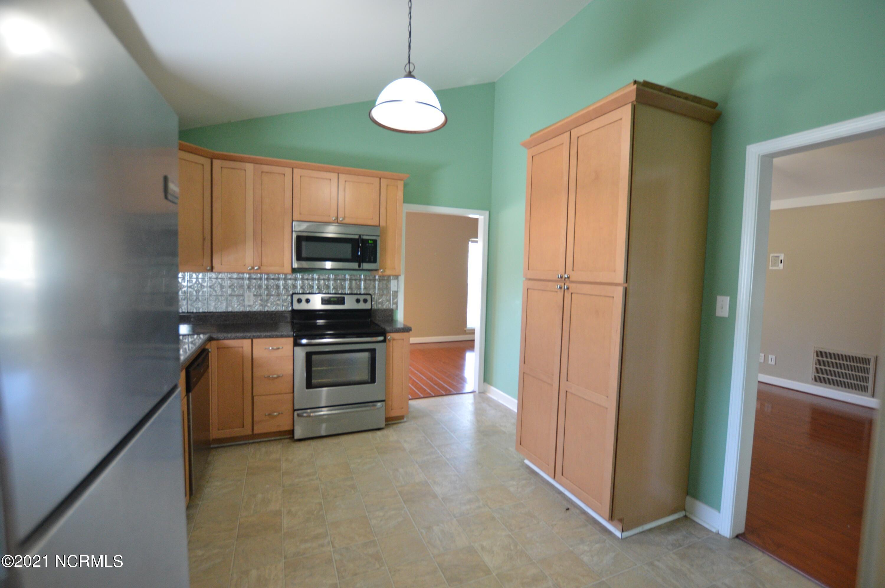 100562914 | Photo 10