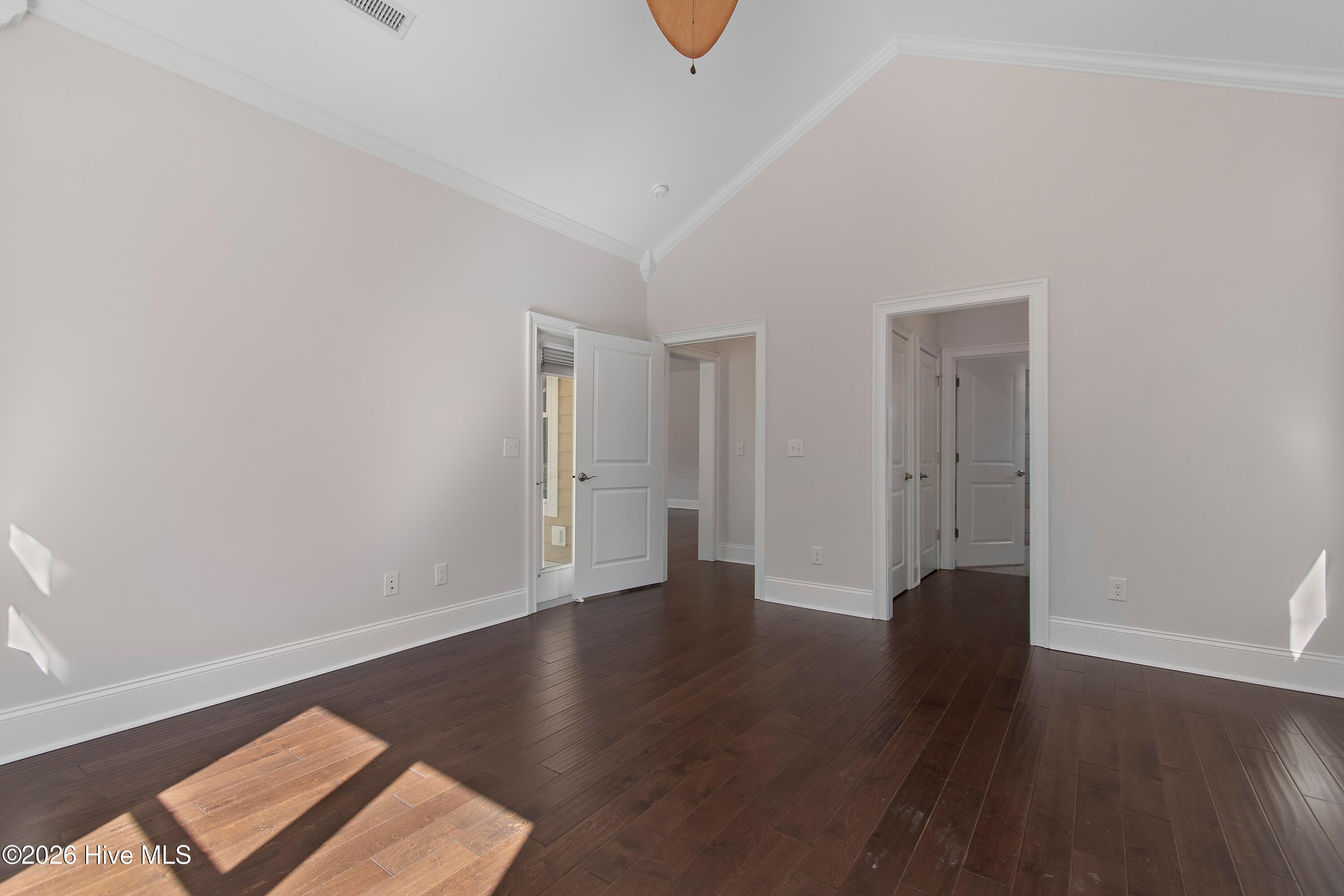 100556573 | Photo 28