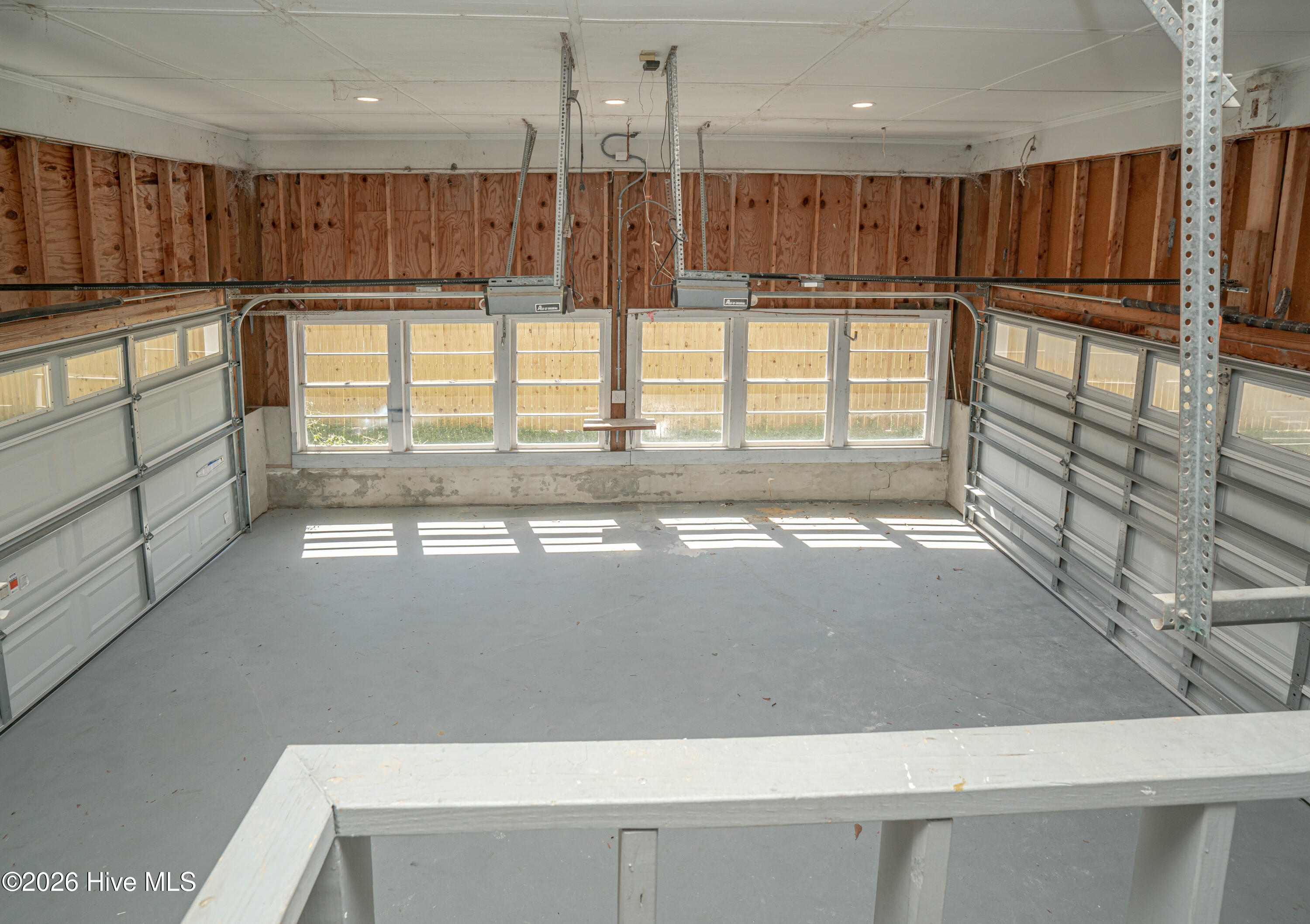 100567372 | Photo 71